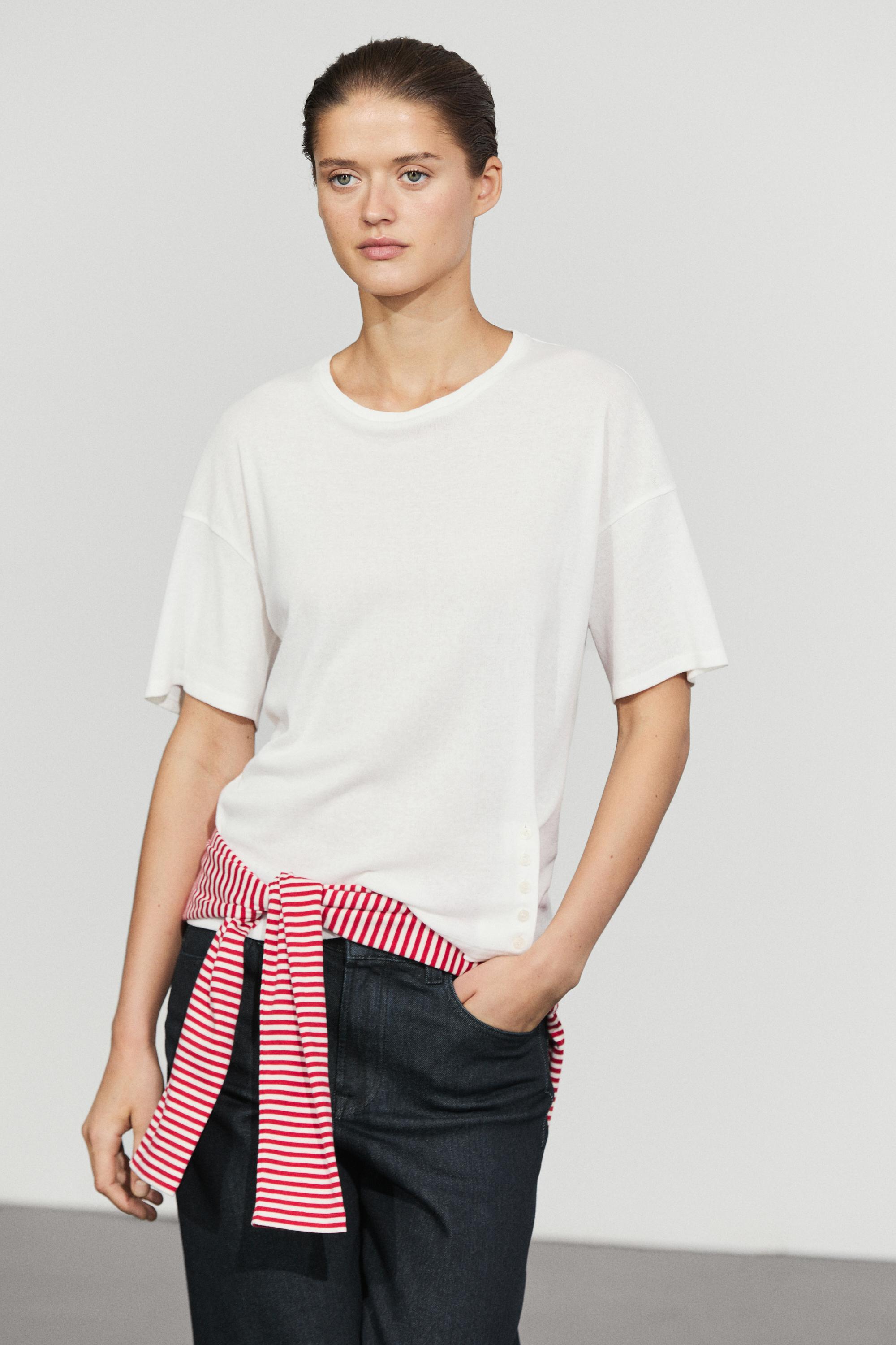 Button-detail short sleeve T-shirt