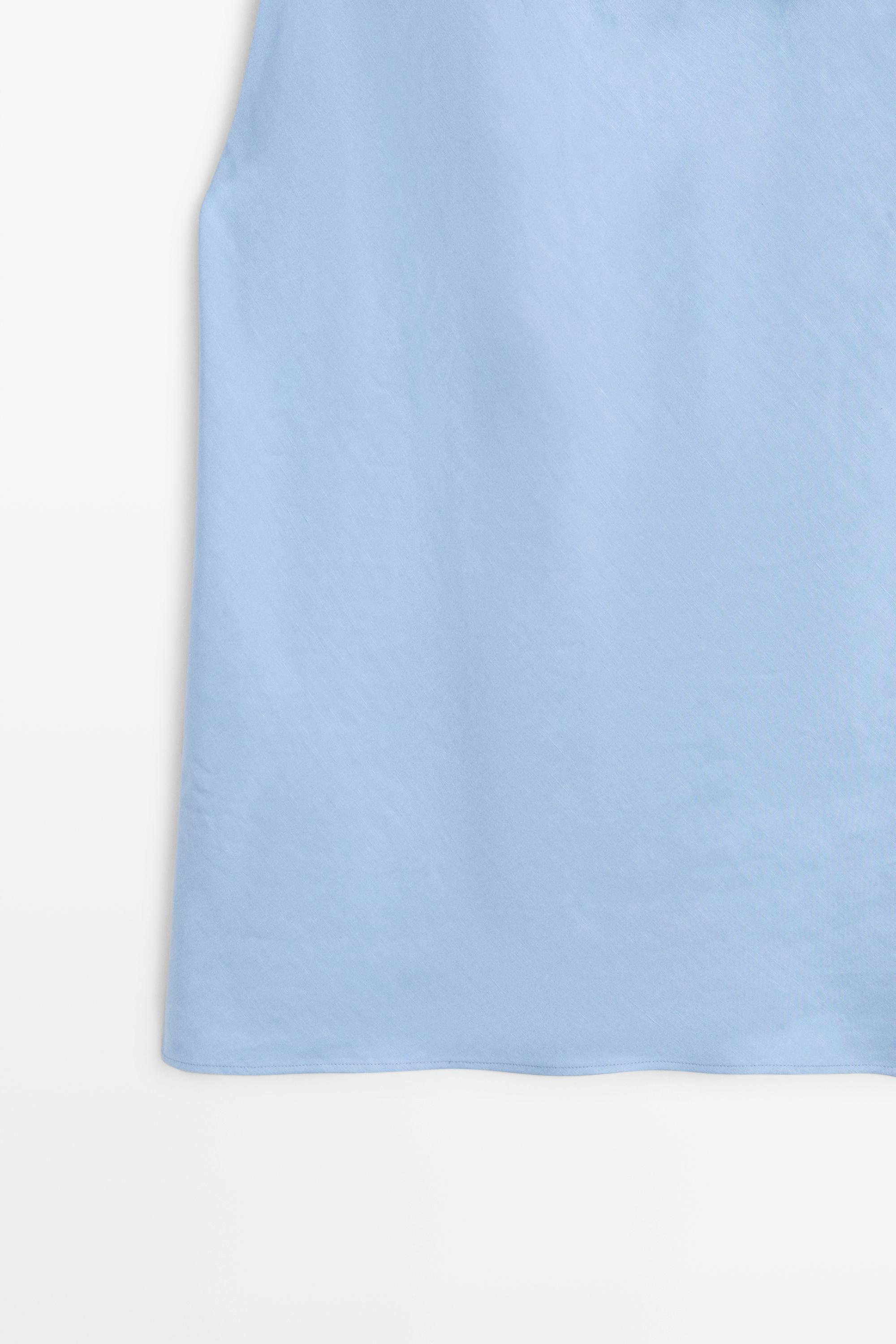 Flowing linen blend pleated top — SKY BLUE