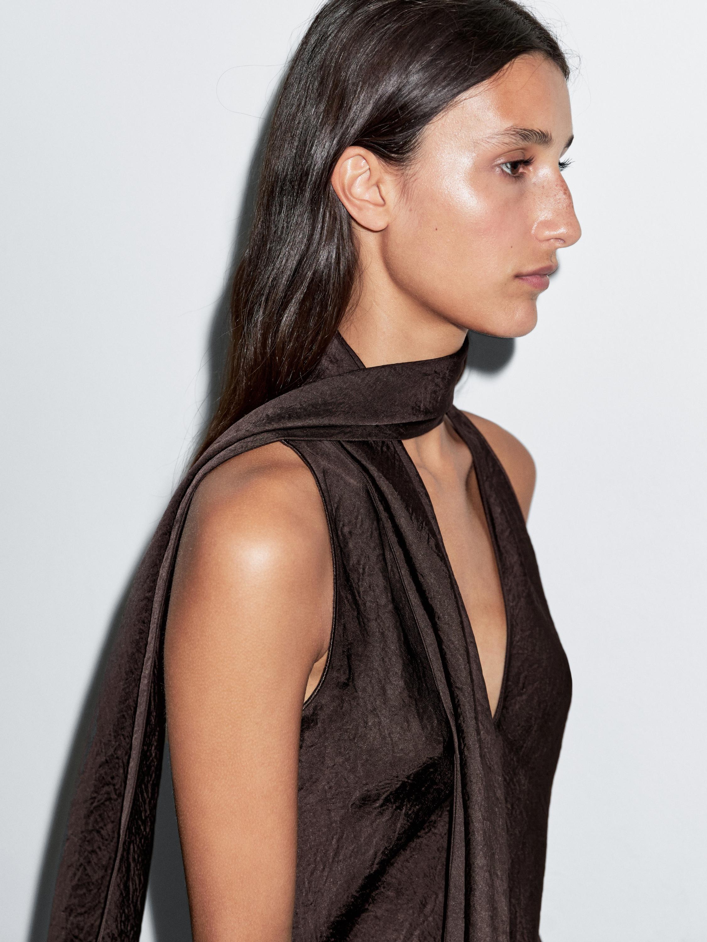 Flowing top with tie detail