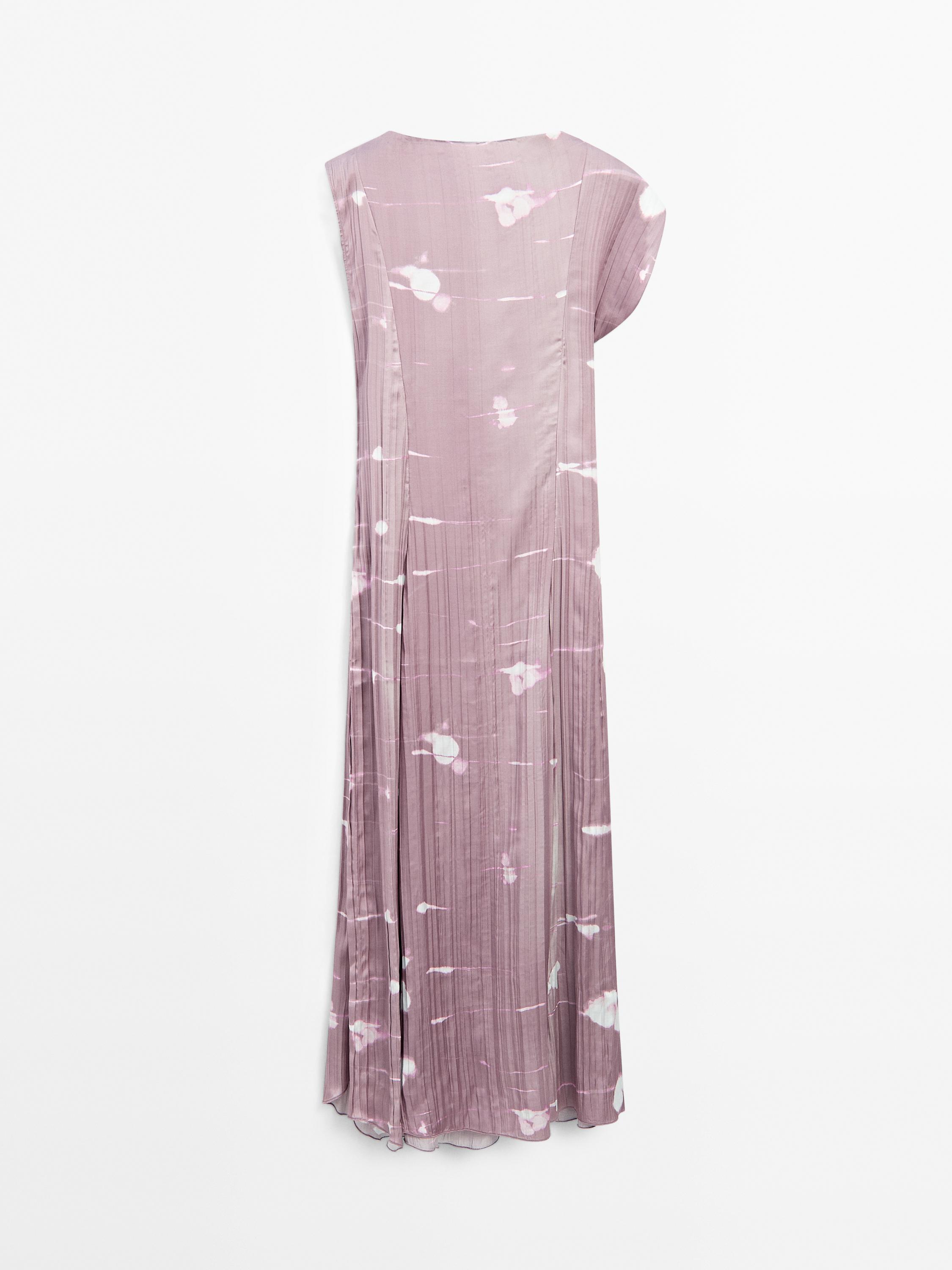 Long pleated dress in printed fabric