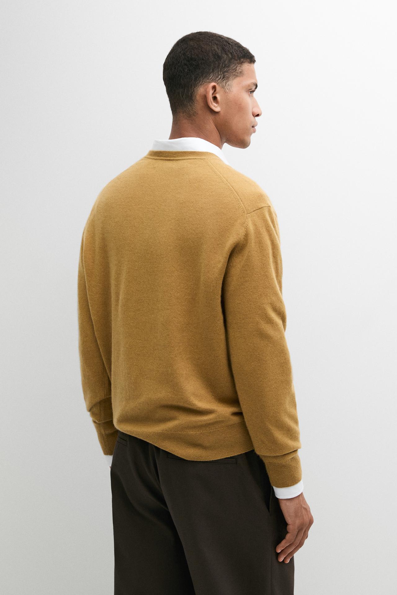 Knit 100% cashmere round neck sweater — MUSTARD YELLOW