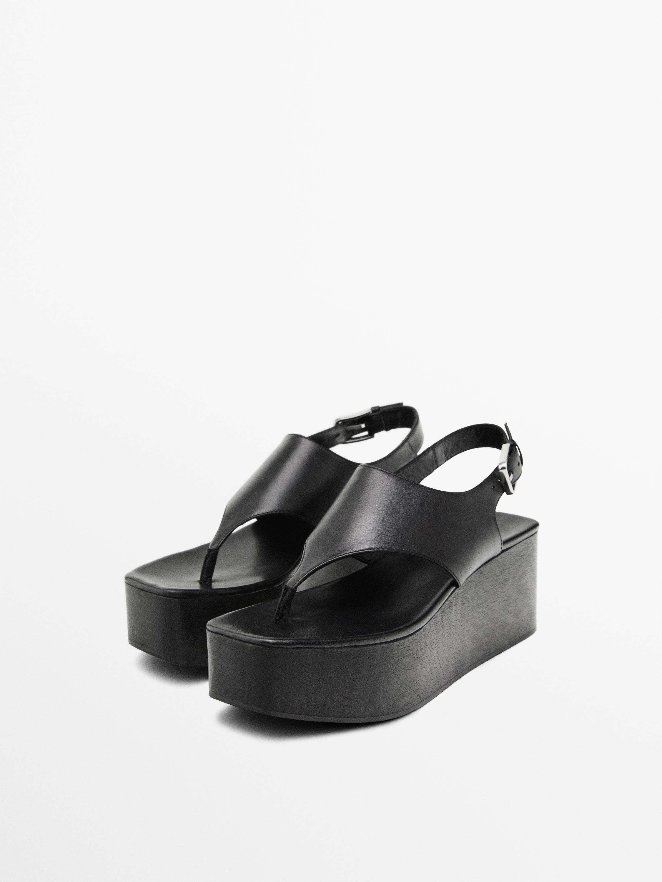 Wooden wedge sandals