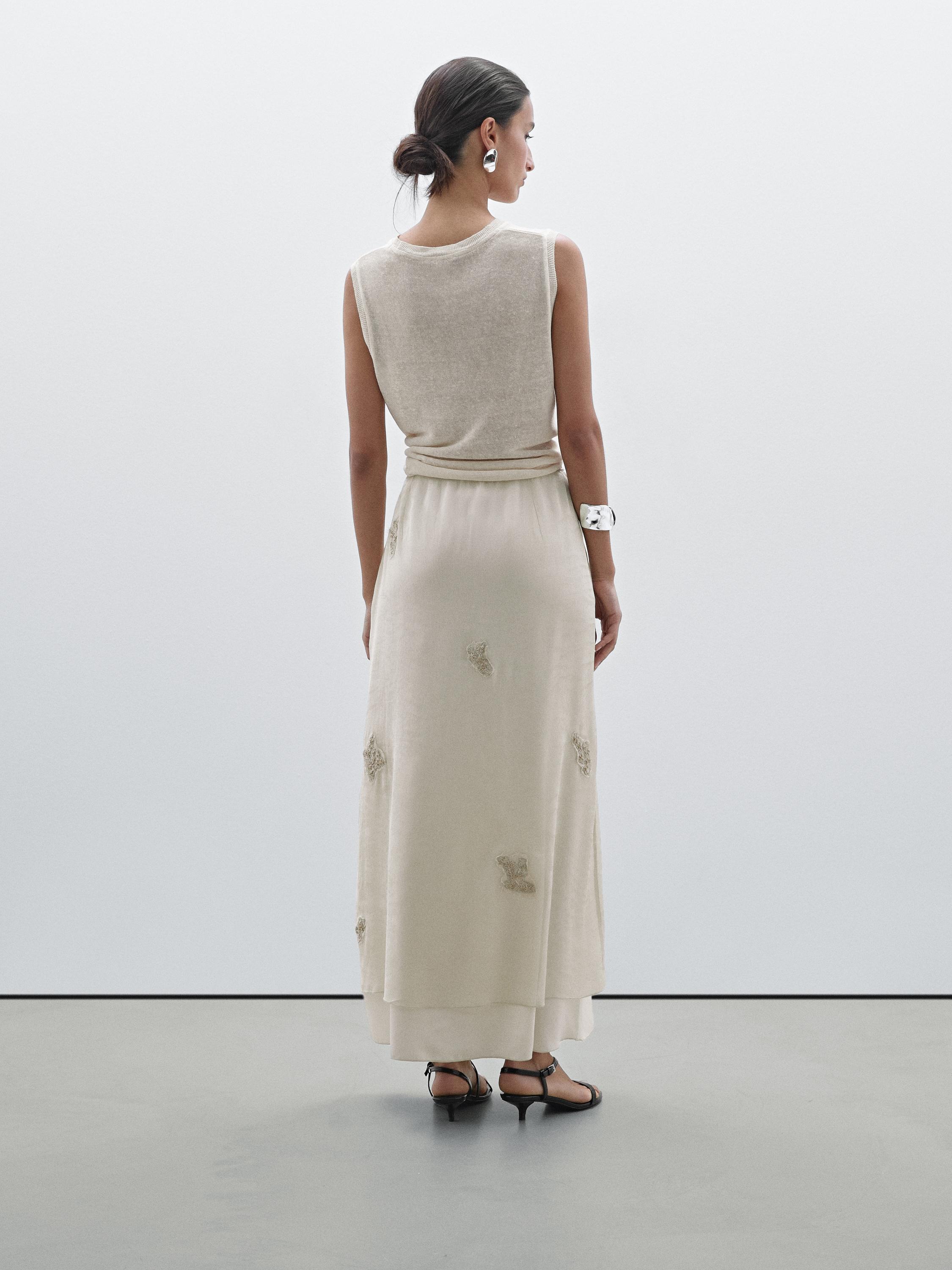 Midi skirt with embroidery
