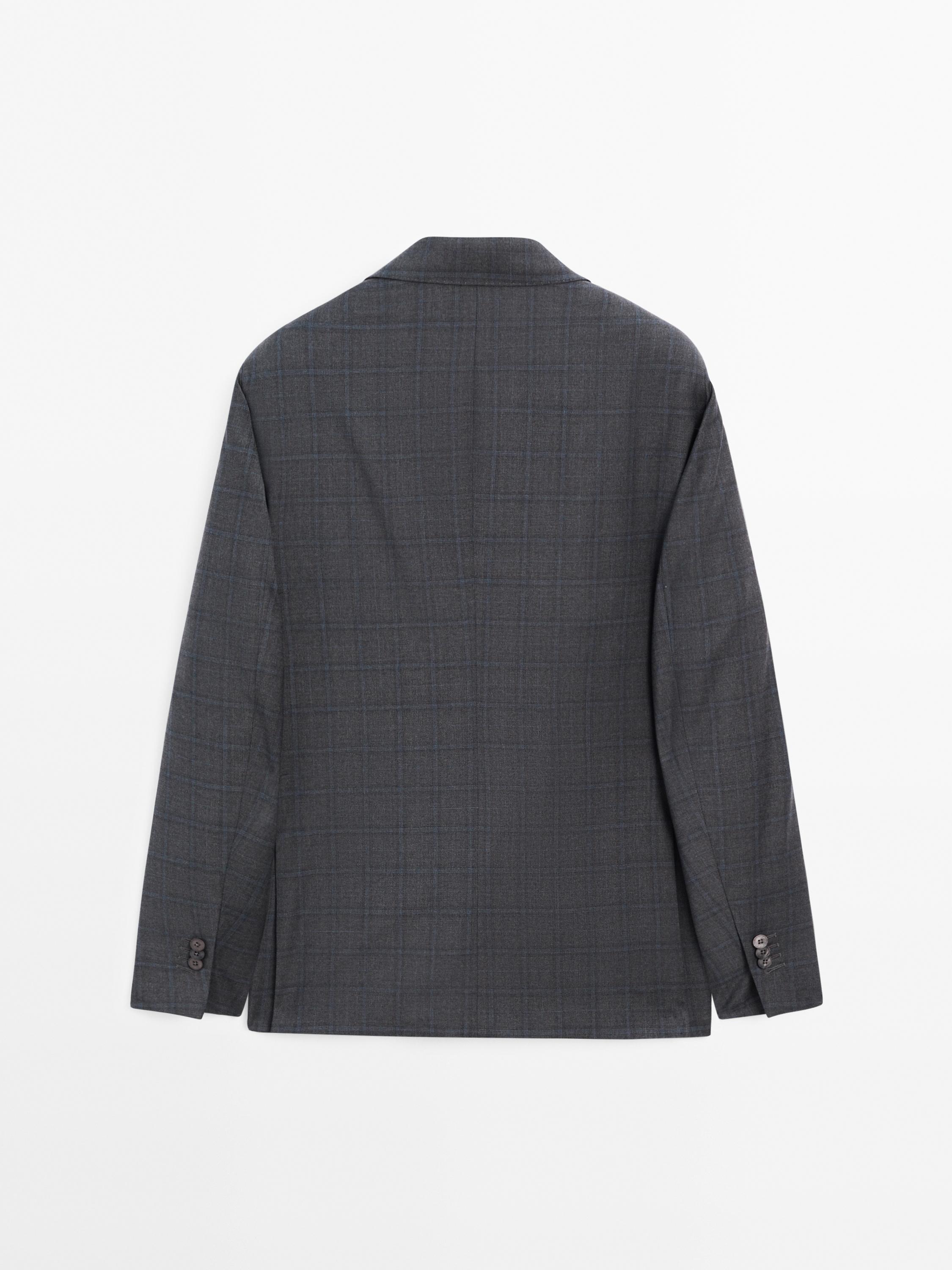 Americana traje gris cuadro ventana azul
