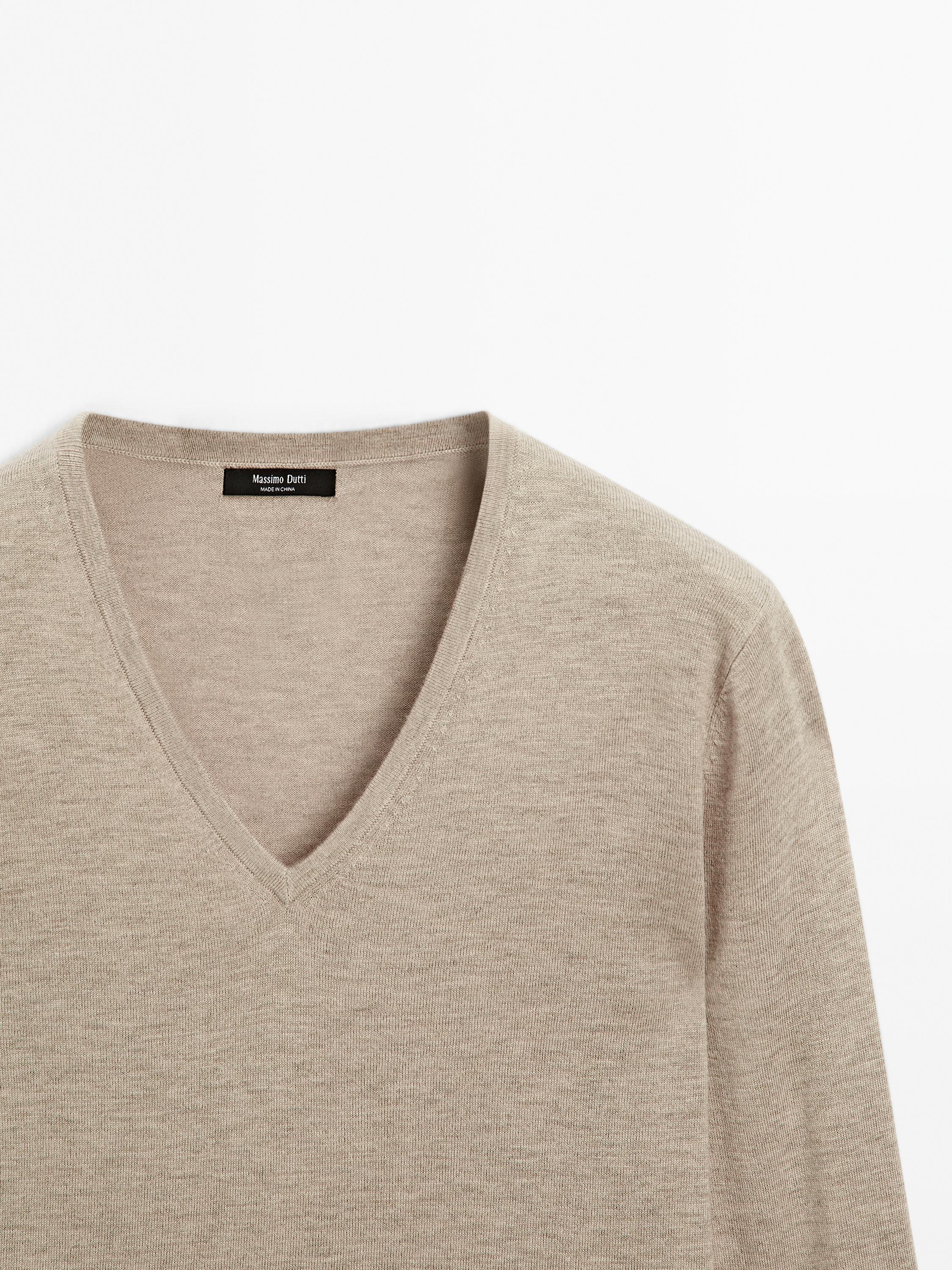 Dzianinowy sweter z mieszanki wełny z dekoltem w serek