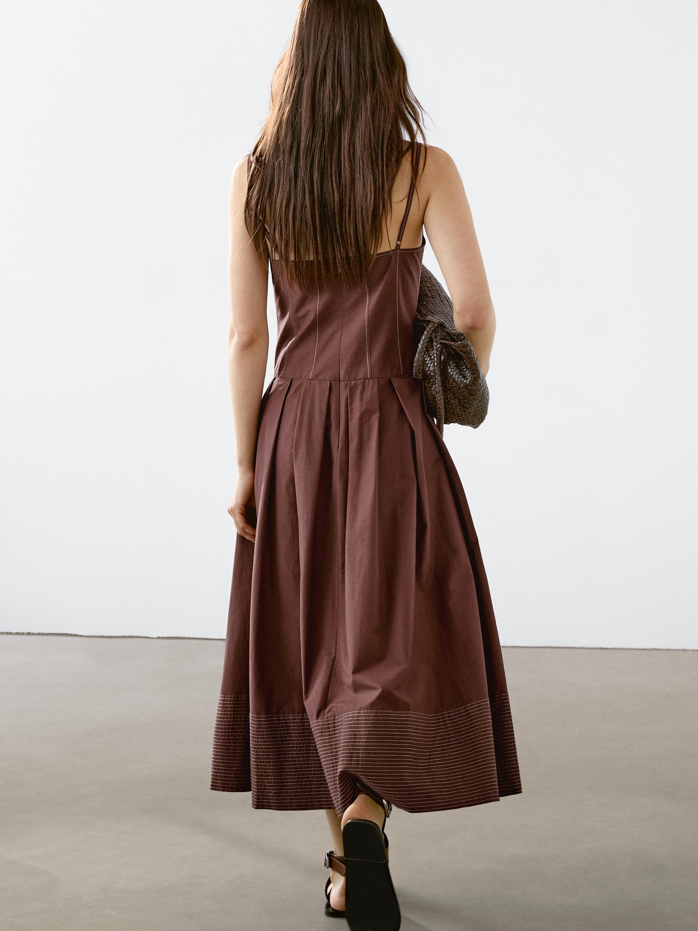 Bodice dress with contrast seams · Chocolate · Smart