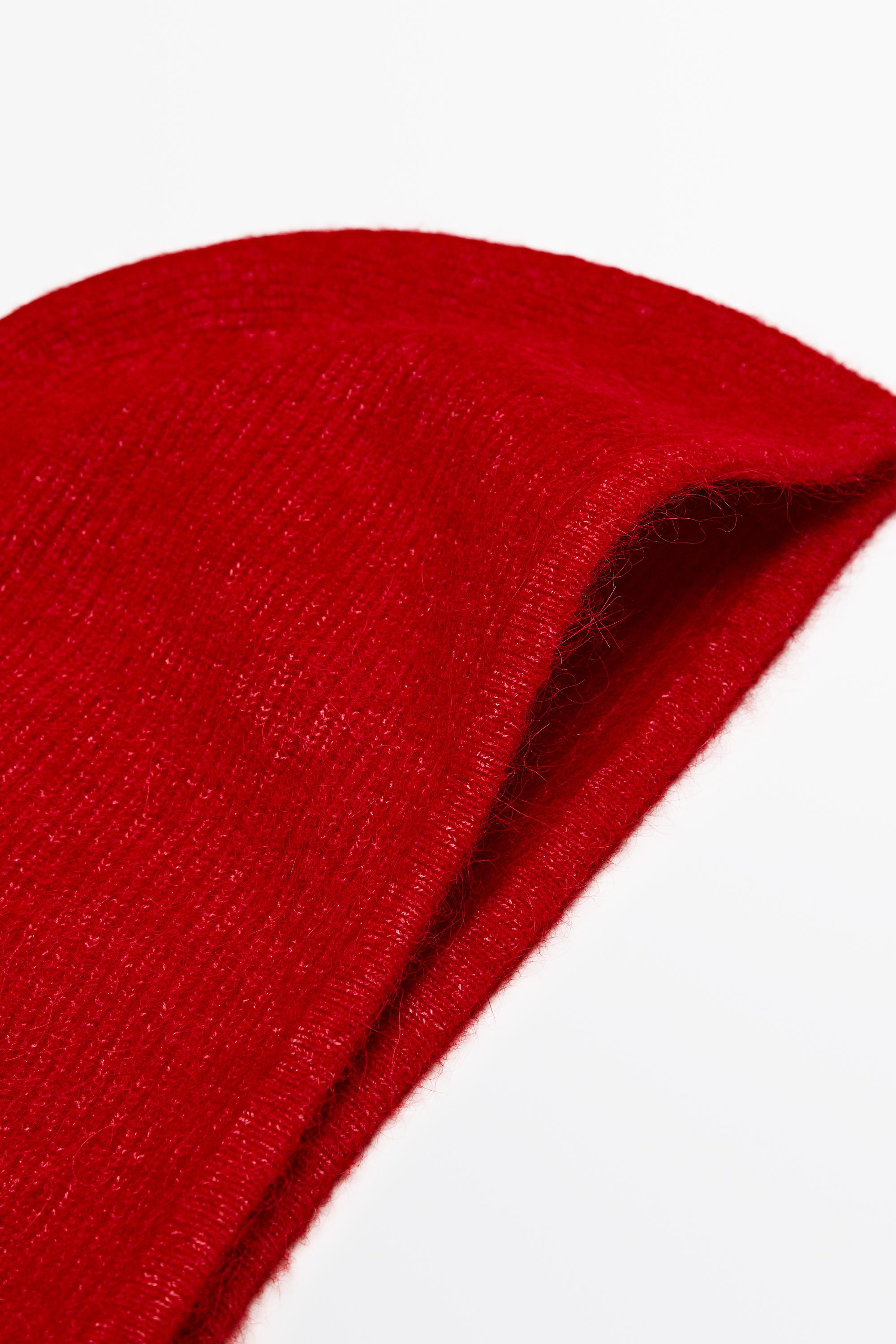 Alpaca blend knit beanie — RED