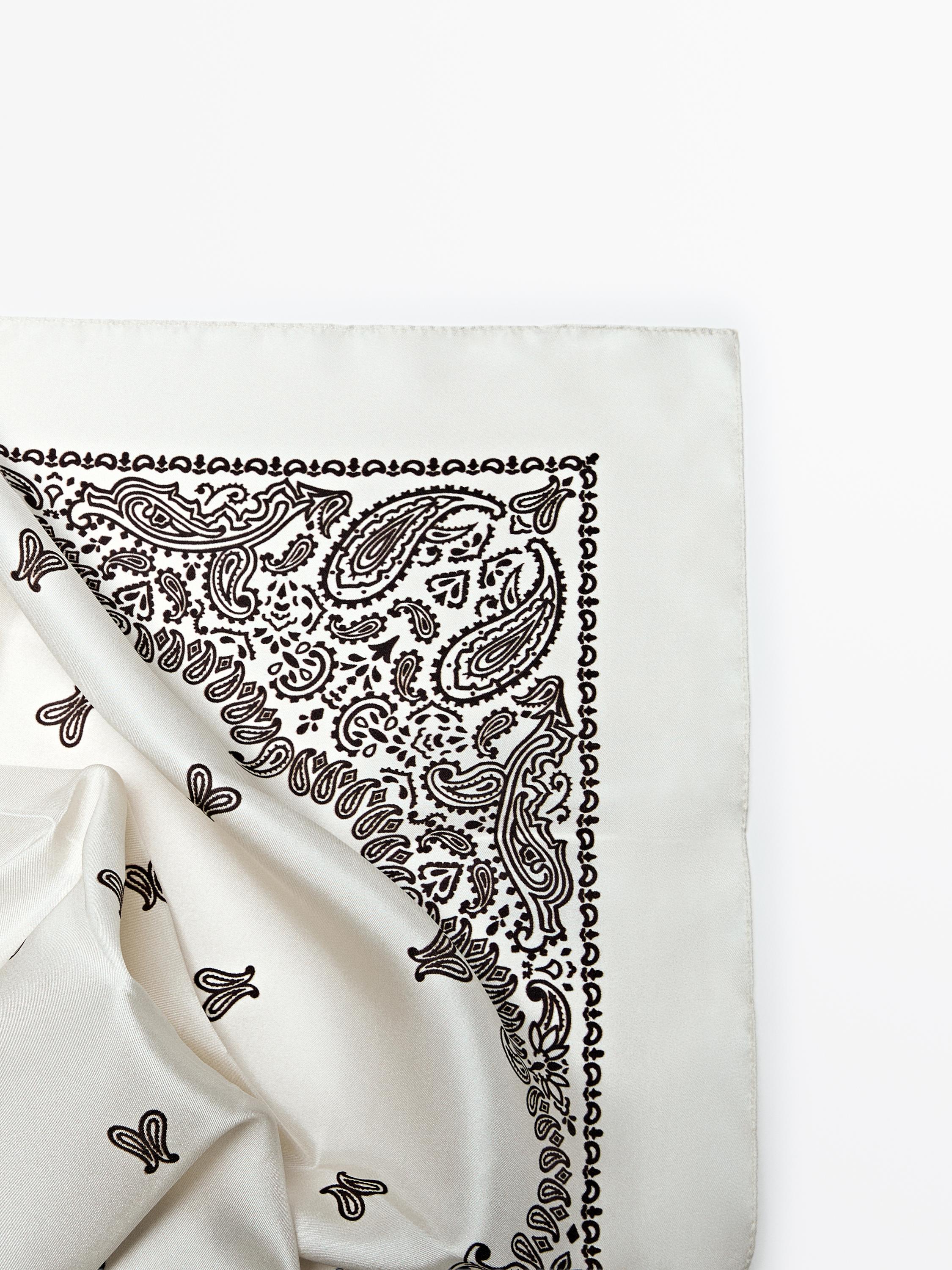 Pañuelo estampado pasley 100% seda