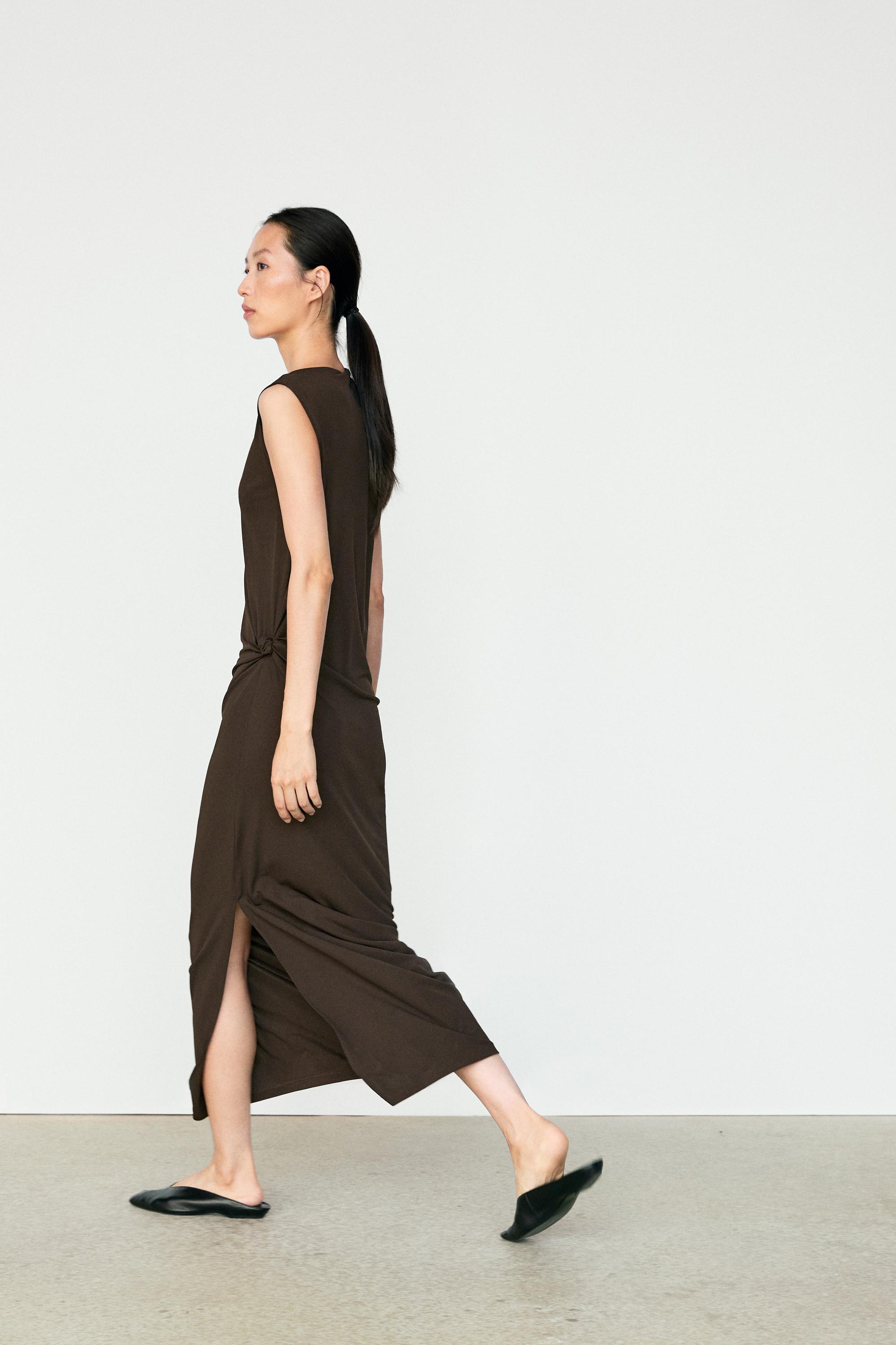 Asymmetric ruched midi dress — BROWN