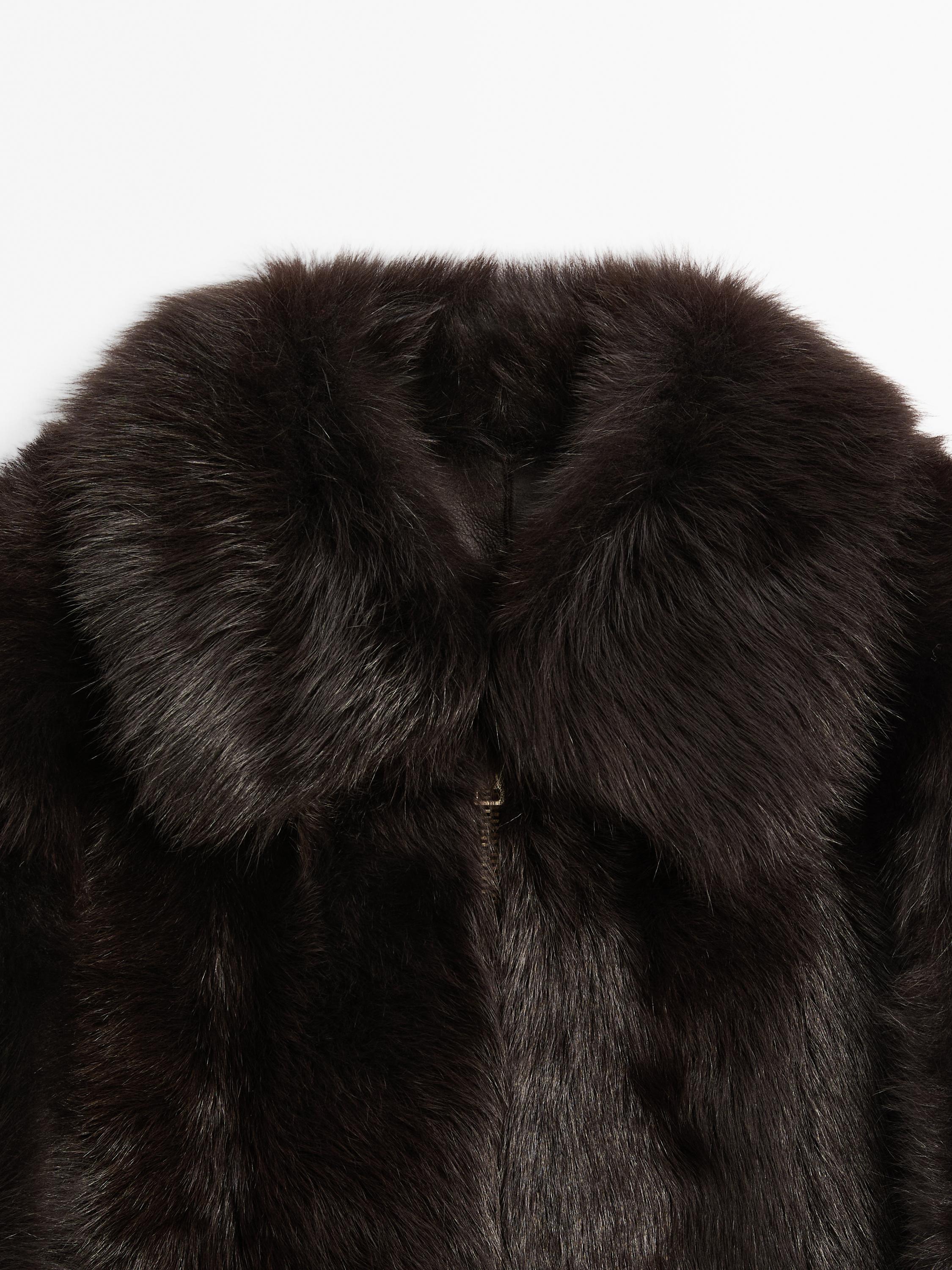 Short leather jacket with fur — BROWN