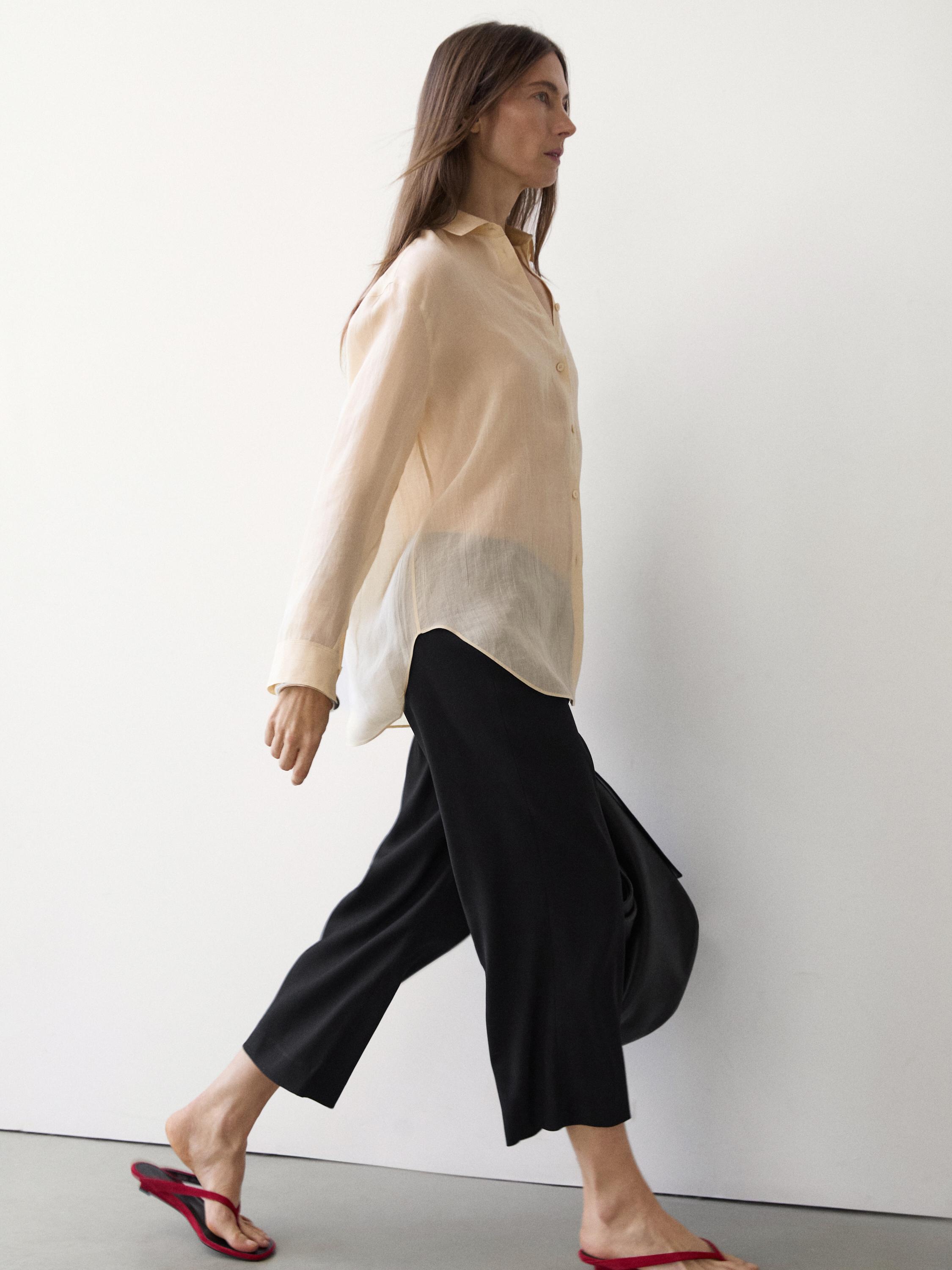 Flowing shirt with shirt collar — Beige