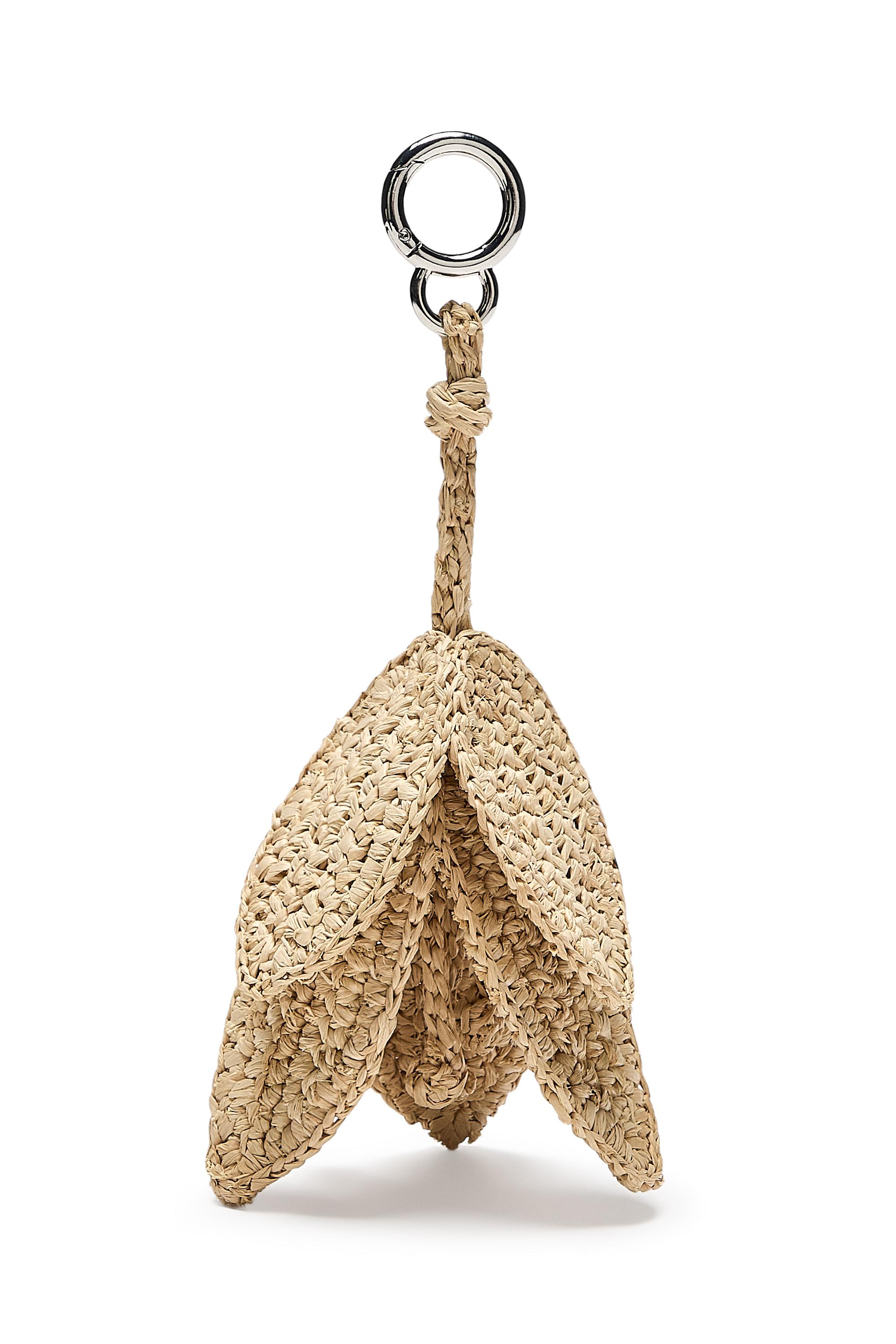 Raffia flower charm — BEIGE