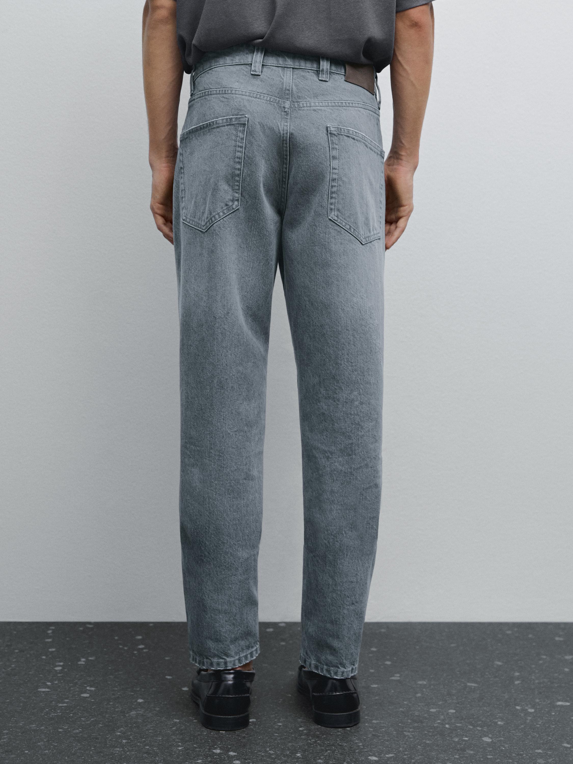 Tapered fit jeans
