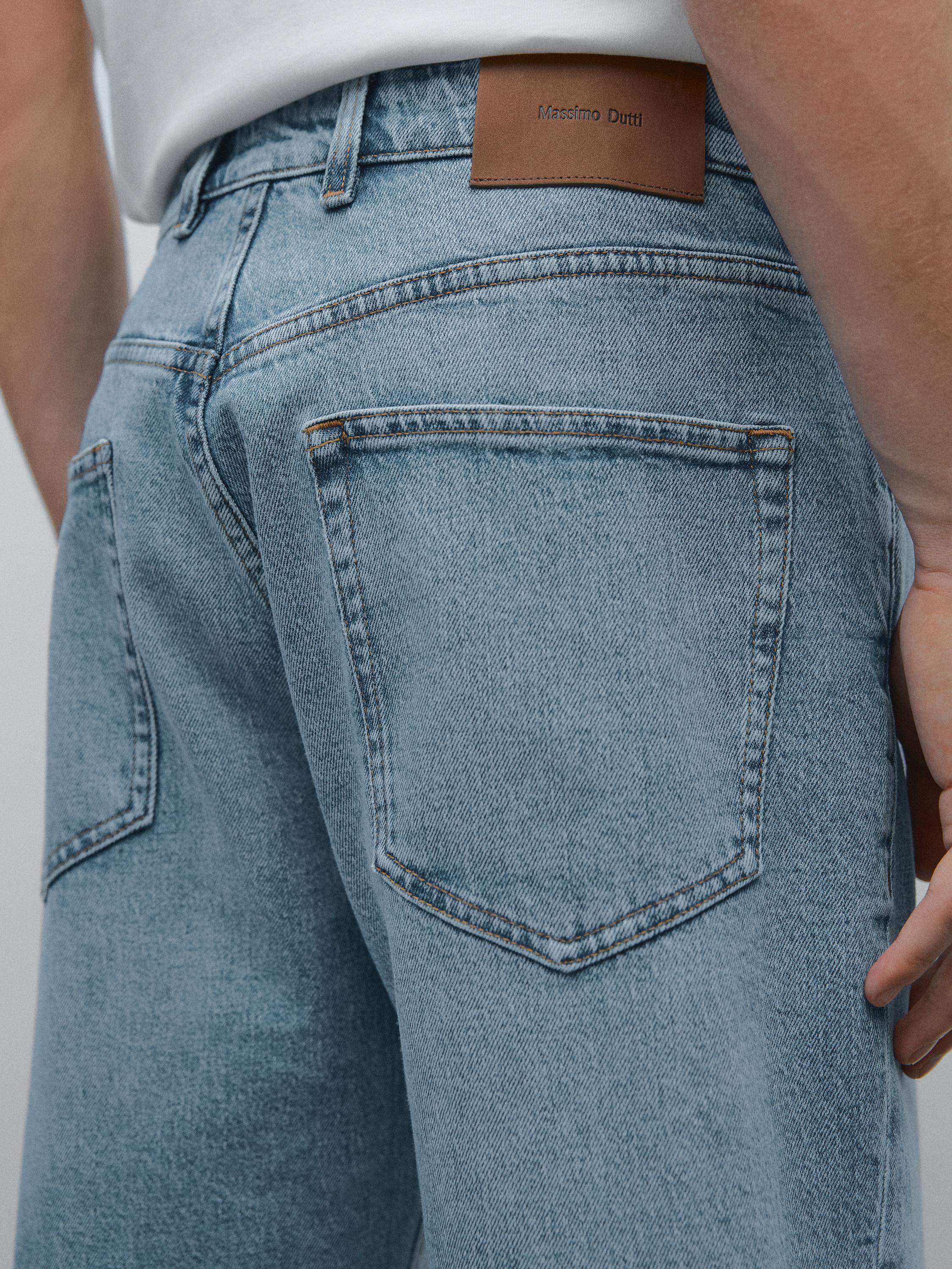 Tapered fit jeans