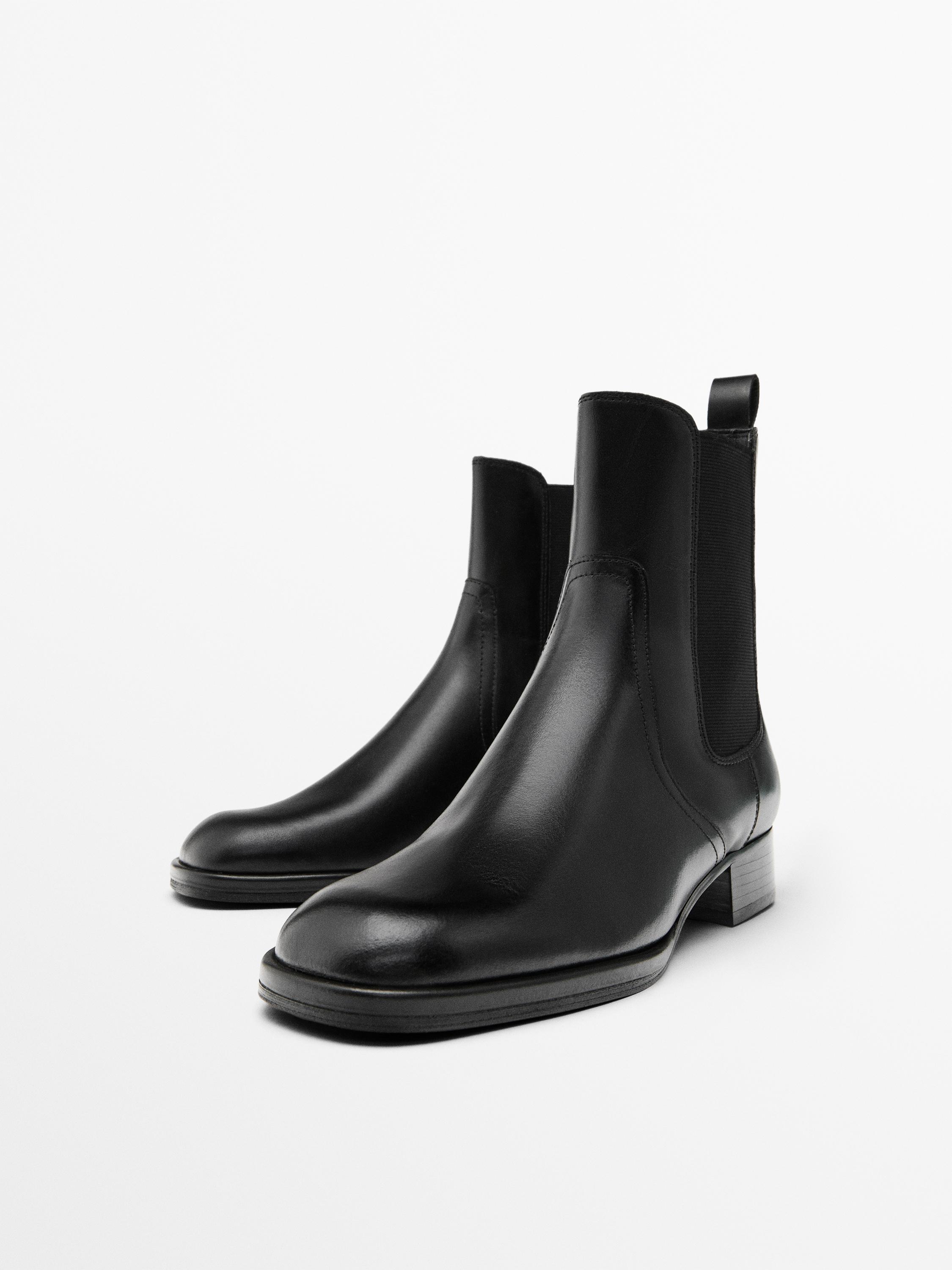 Flat leather ankle boots
