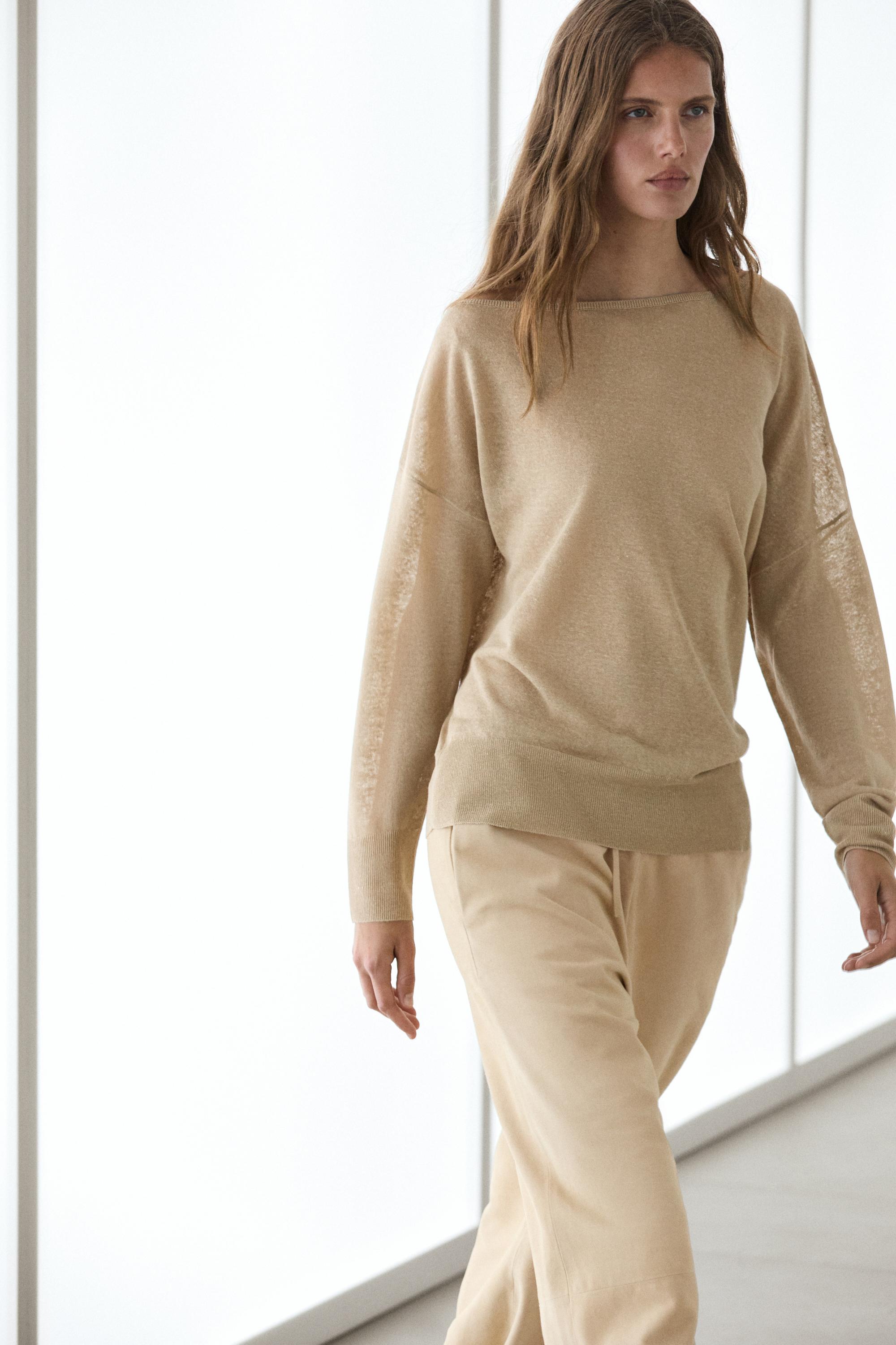 Fließender Pullover aus 100 % Leinen mit Carmen-Ausschnitt