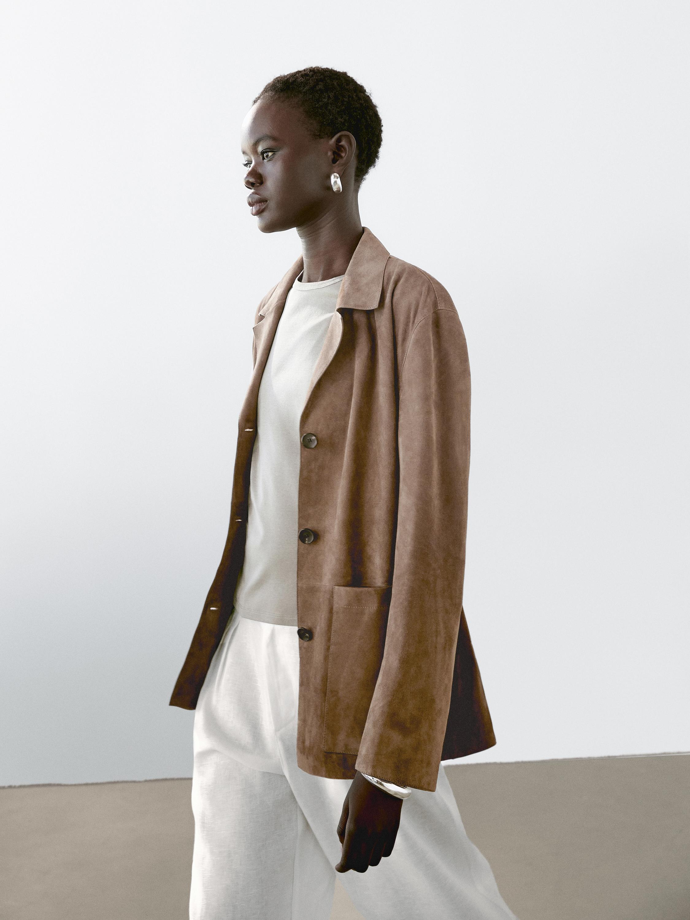 Fließender Blazer aus Wildleder · Taupe · Anzüge Massimo Dutti