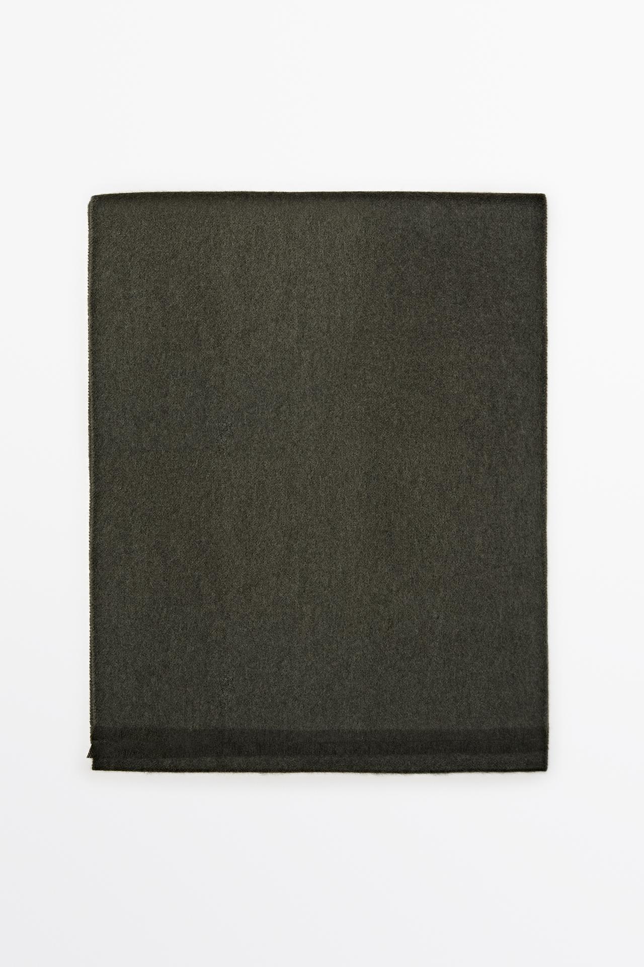 100% cashmere two-tone reversible scarf — KHAKI