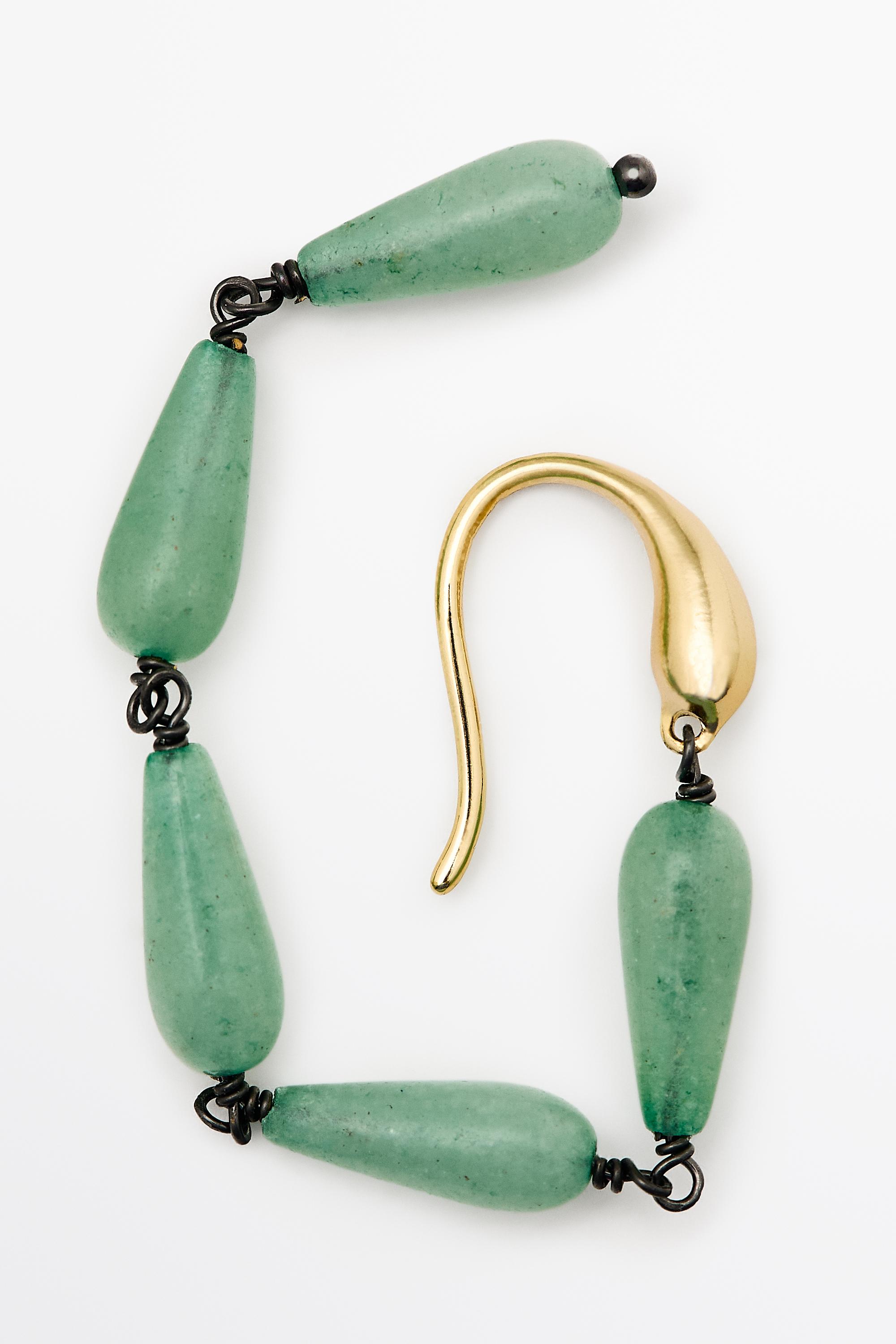 Boucles d’oreilles pendantes ornées de gemmes