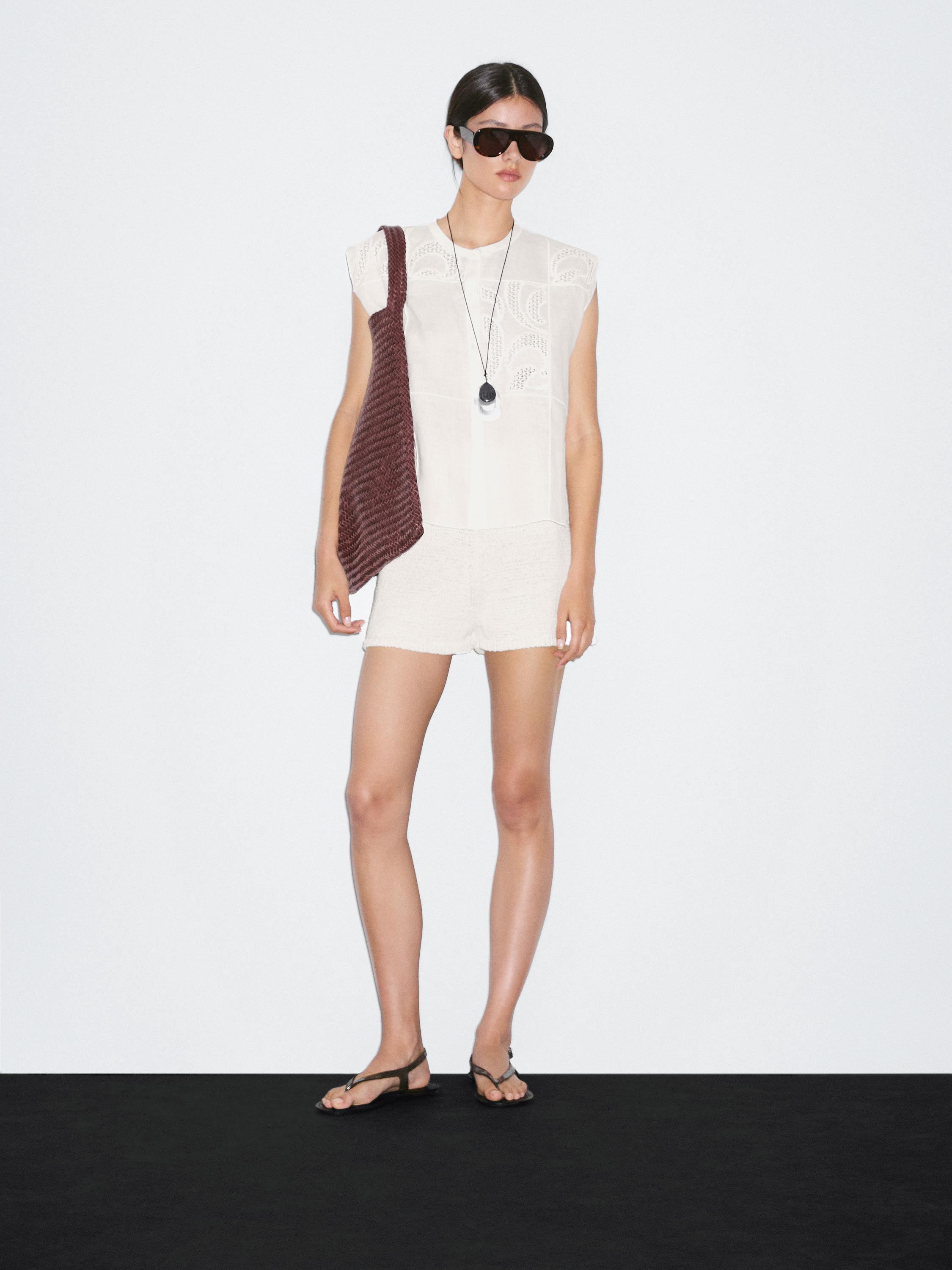 Blusa detalle crochet mezcla lino