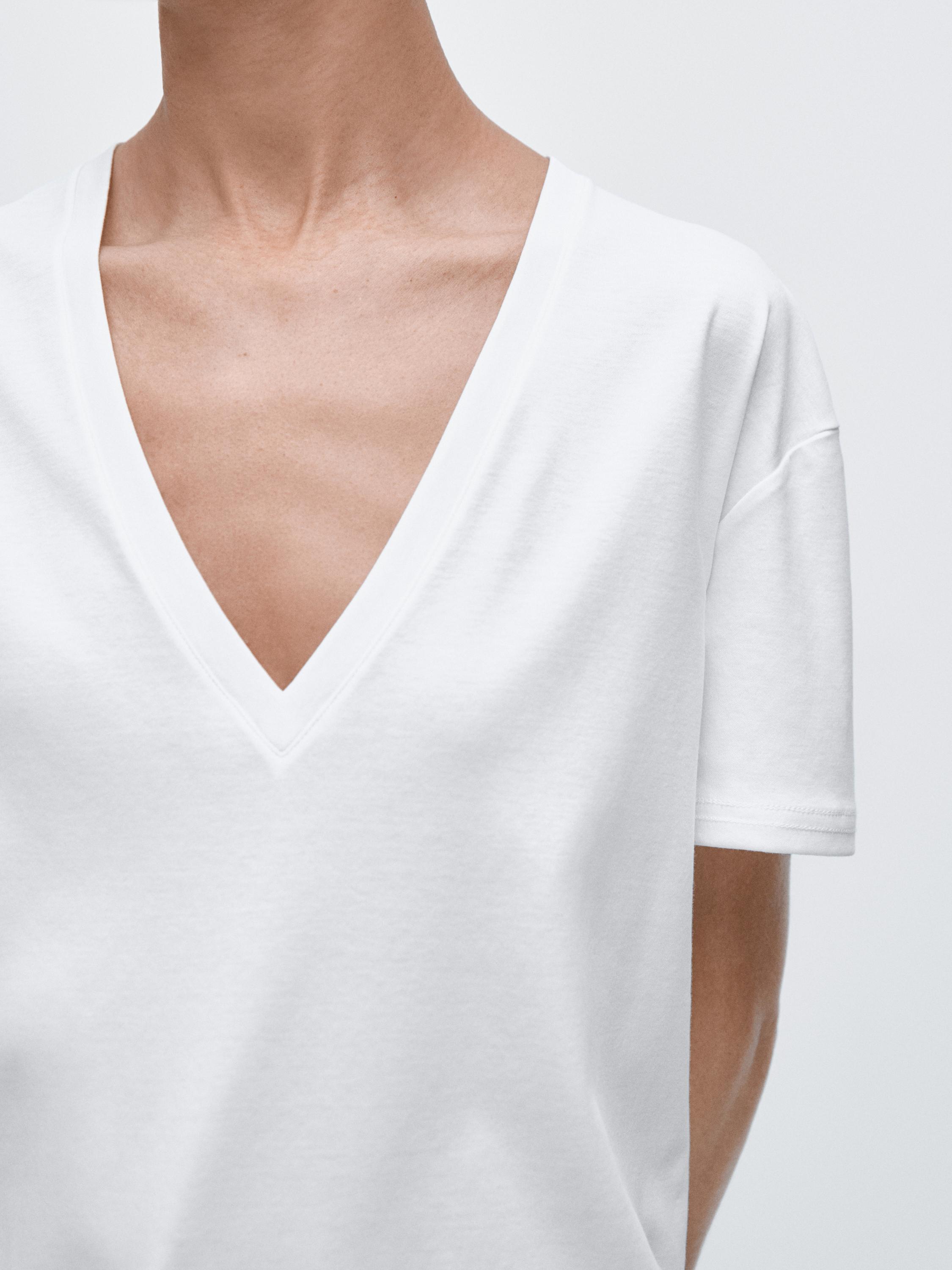 Flowing V-neck T-shirt — WHITE