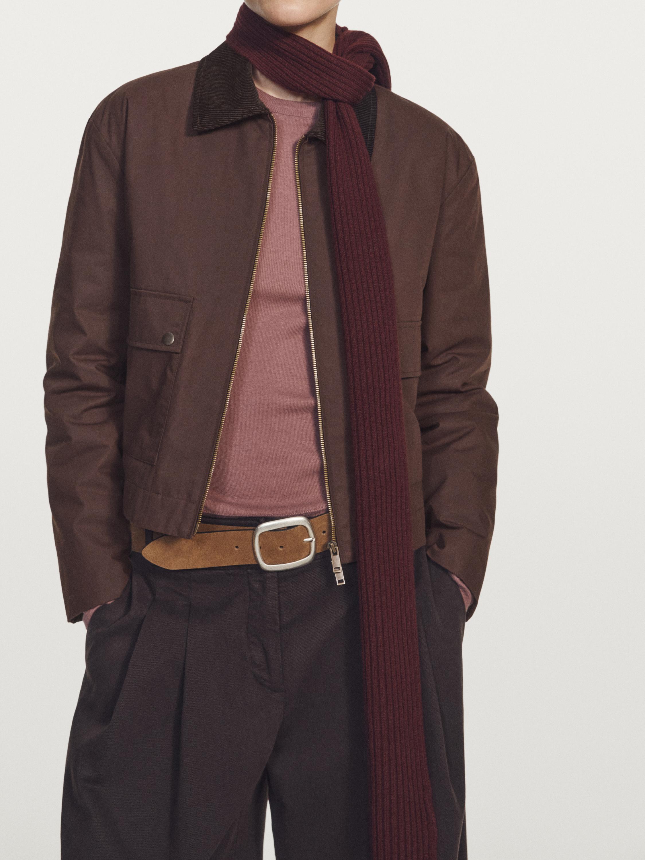 جاكيت قصير بتفصيل ياقة كوردروي