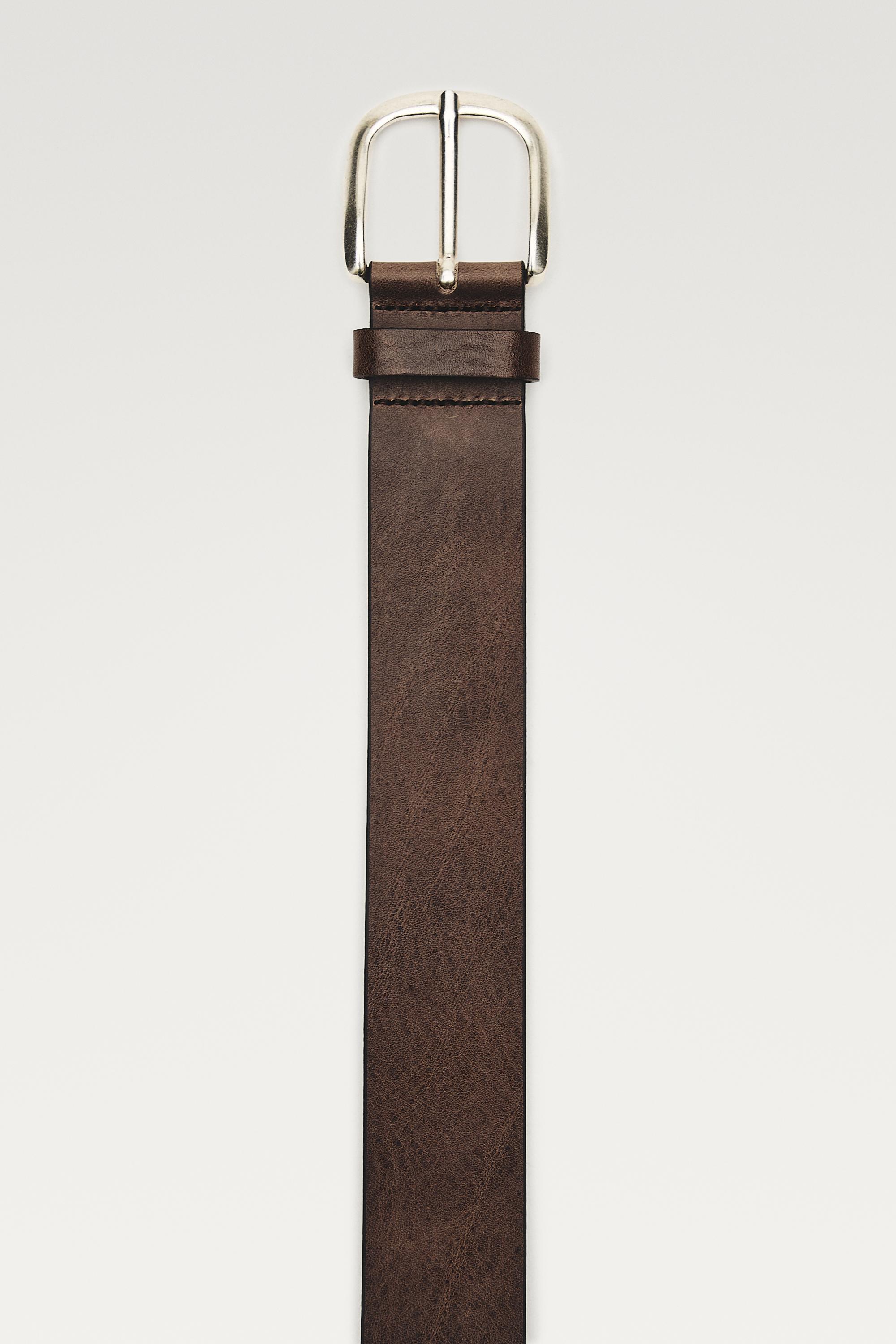 Cinturón hebilla arqueada piel napa