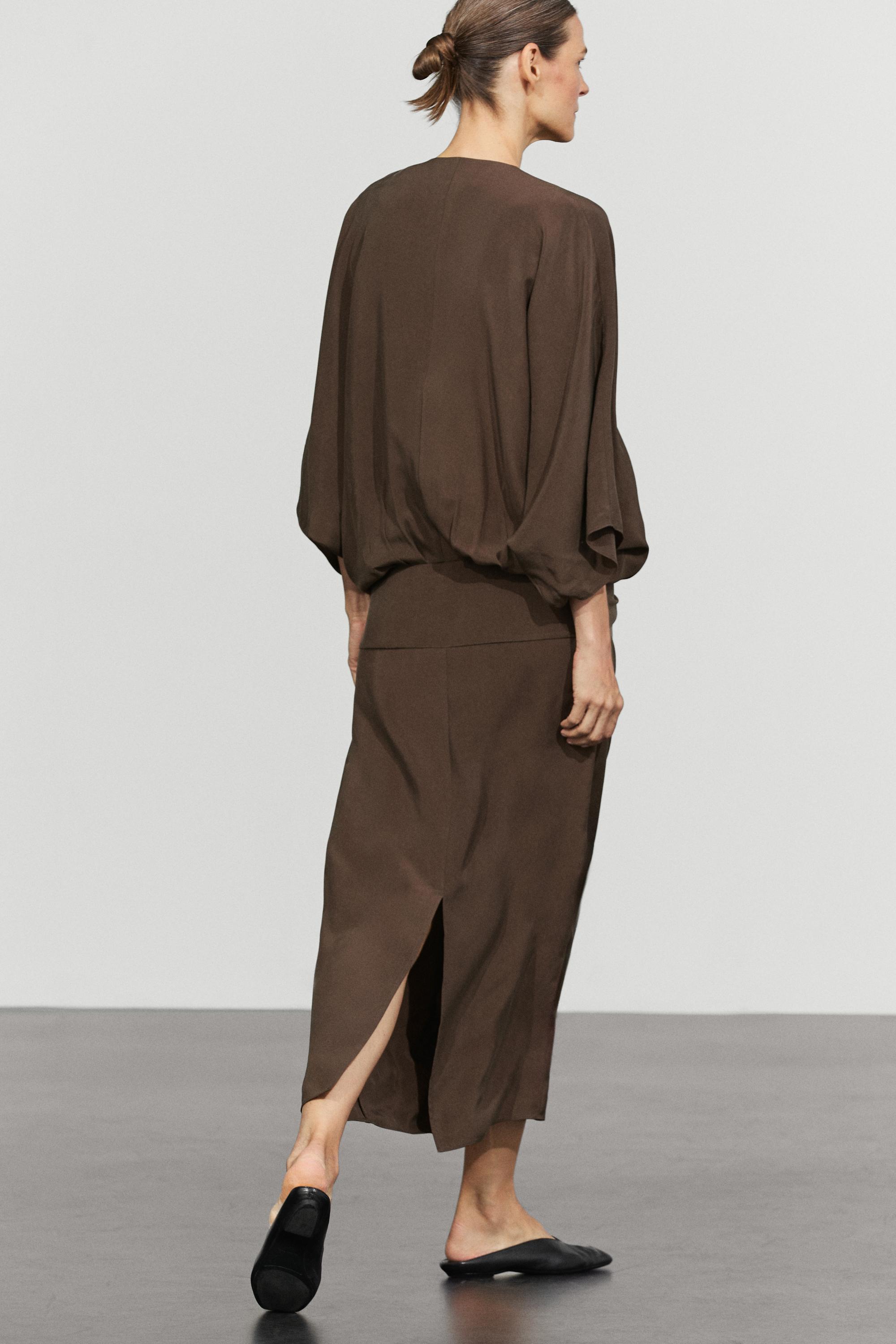 Fluid midi dress with gathered sash — Chocolate