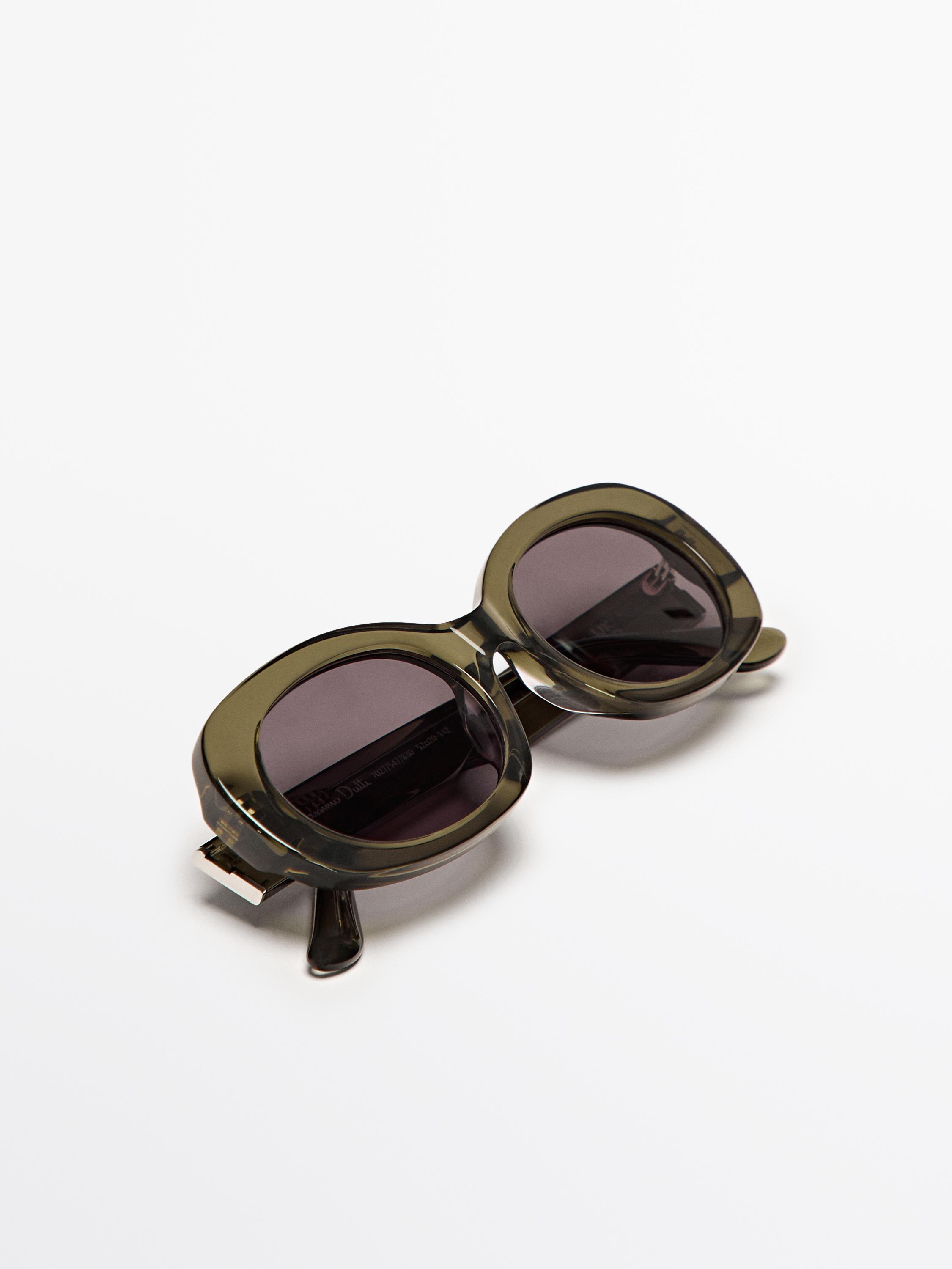 Oval sunglasses