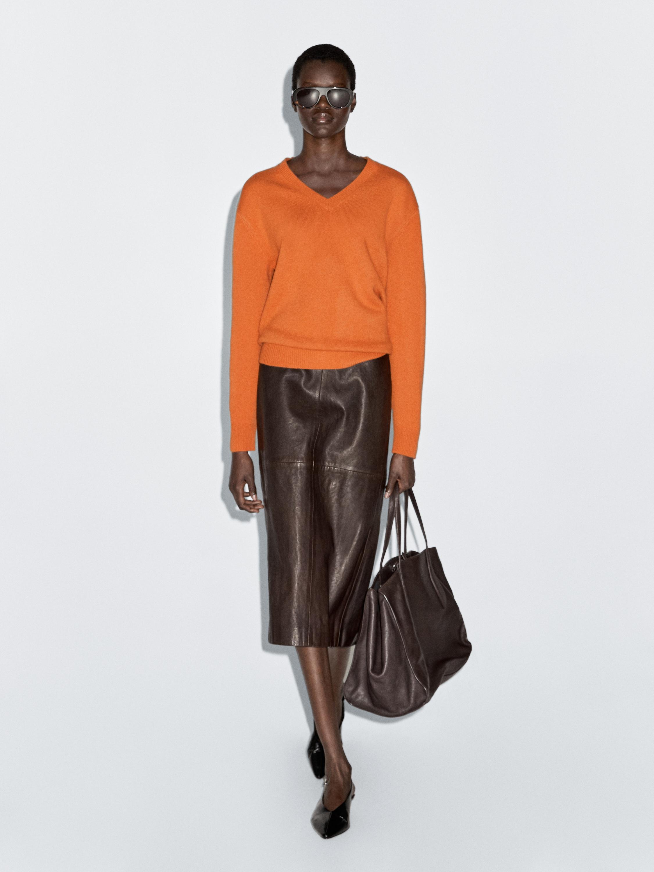 V-neck knitted jumper