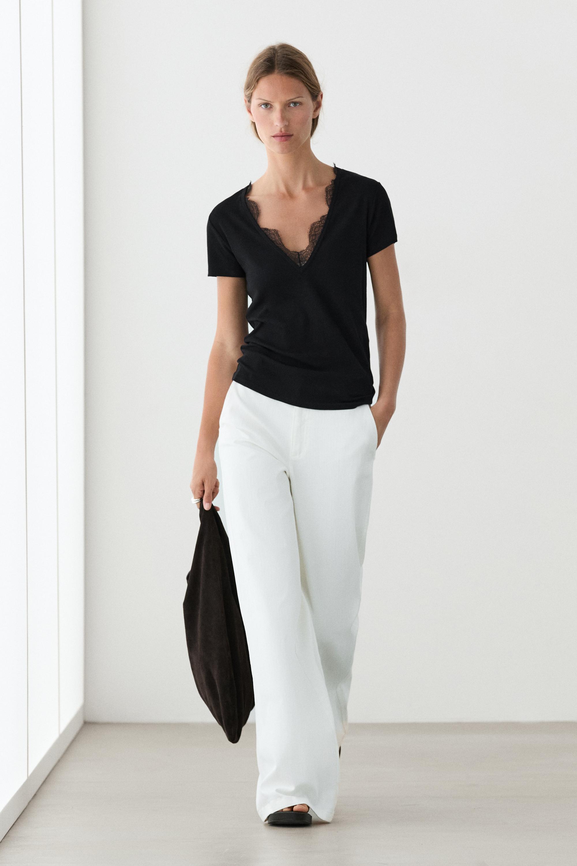 V-neck T-shirt with lace detail