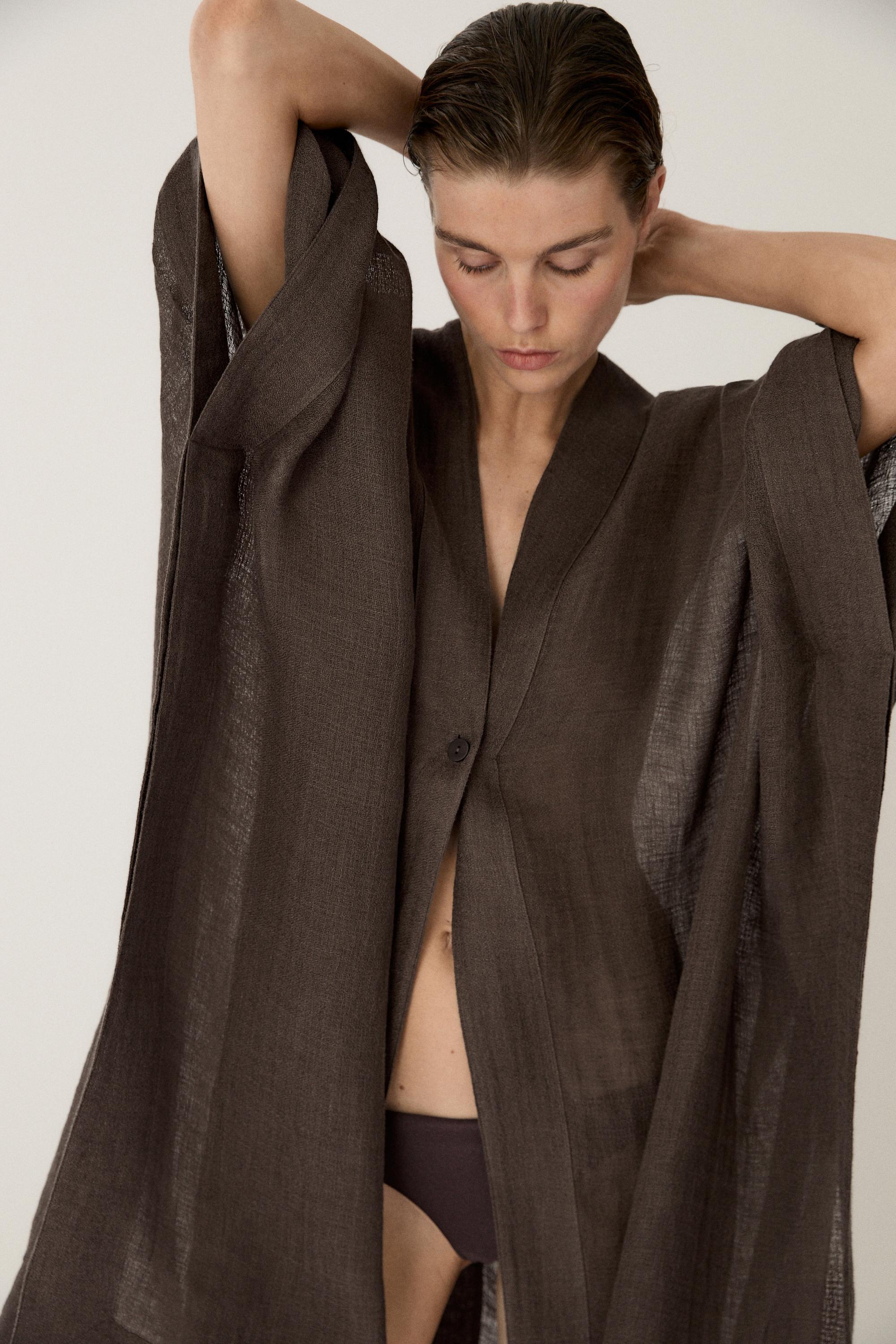 Flowing 100% linen oversize blouse with back detail