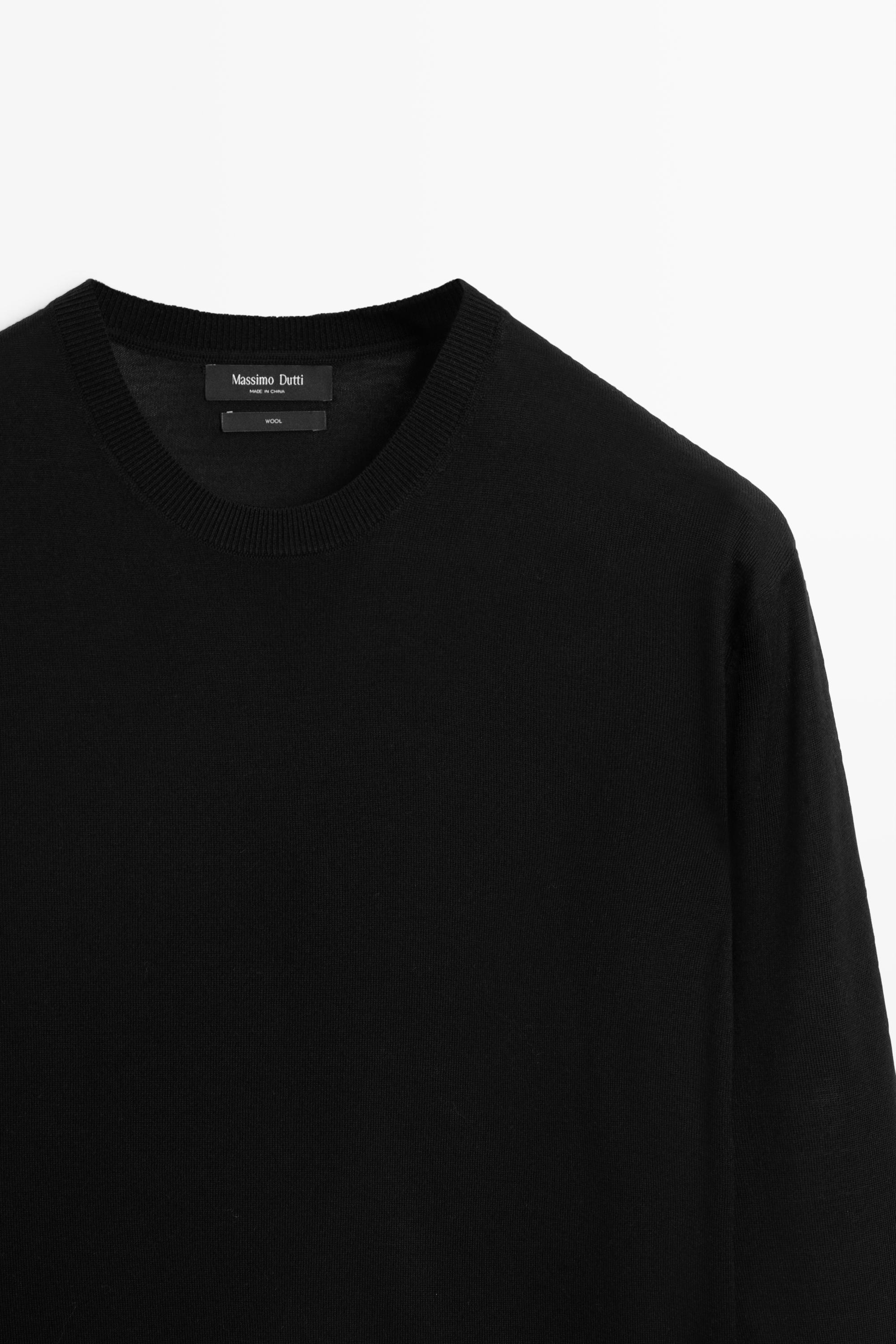 100% merino wool knit round neck sweater — BLACK