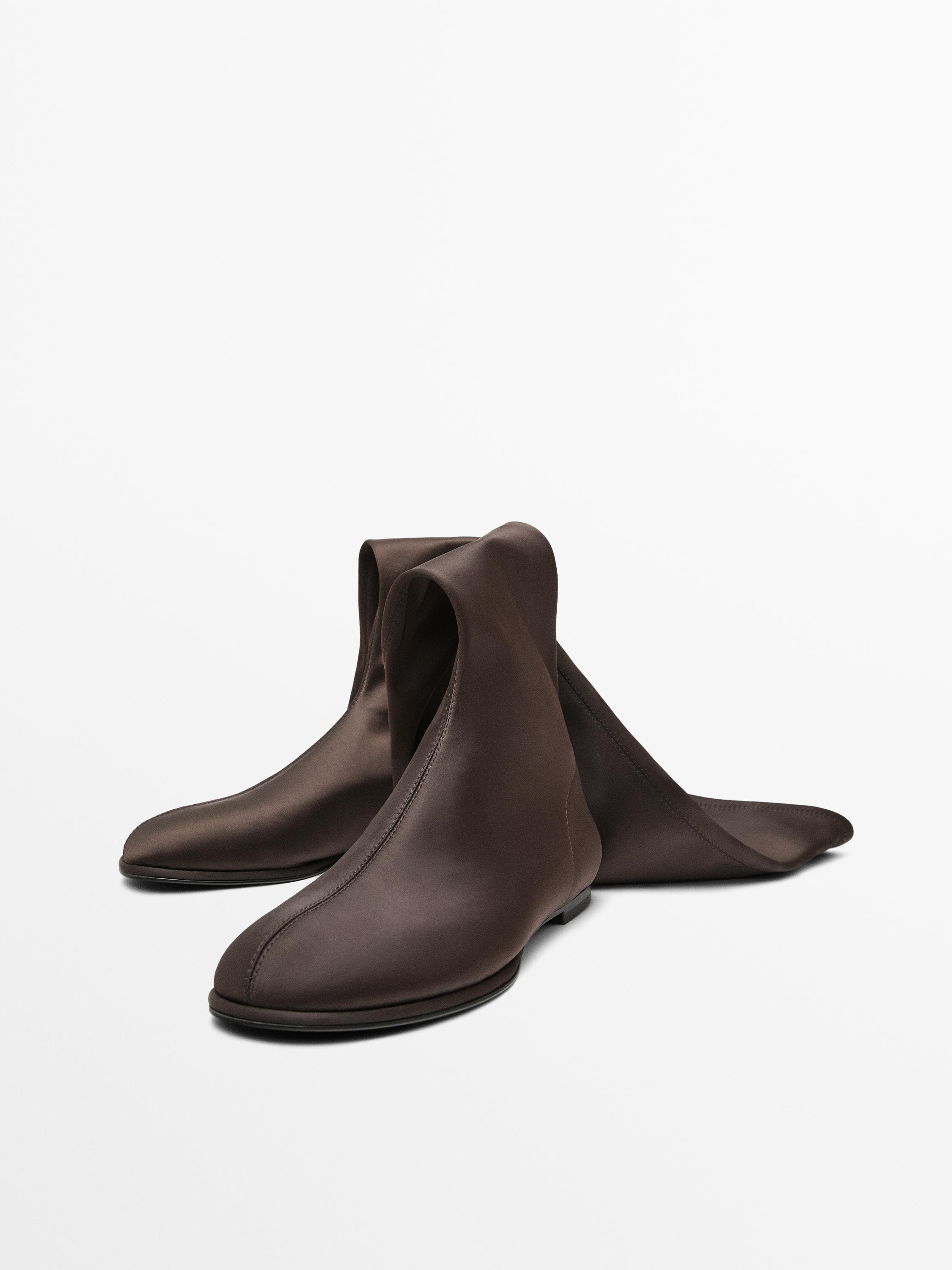 Botas elásticas em cetim