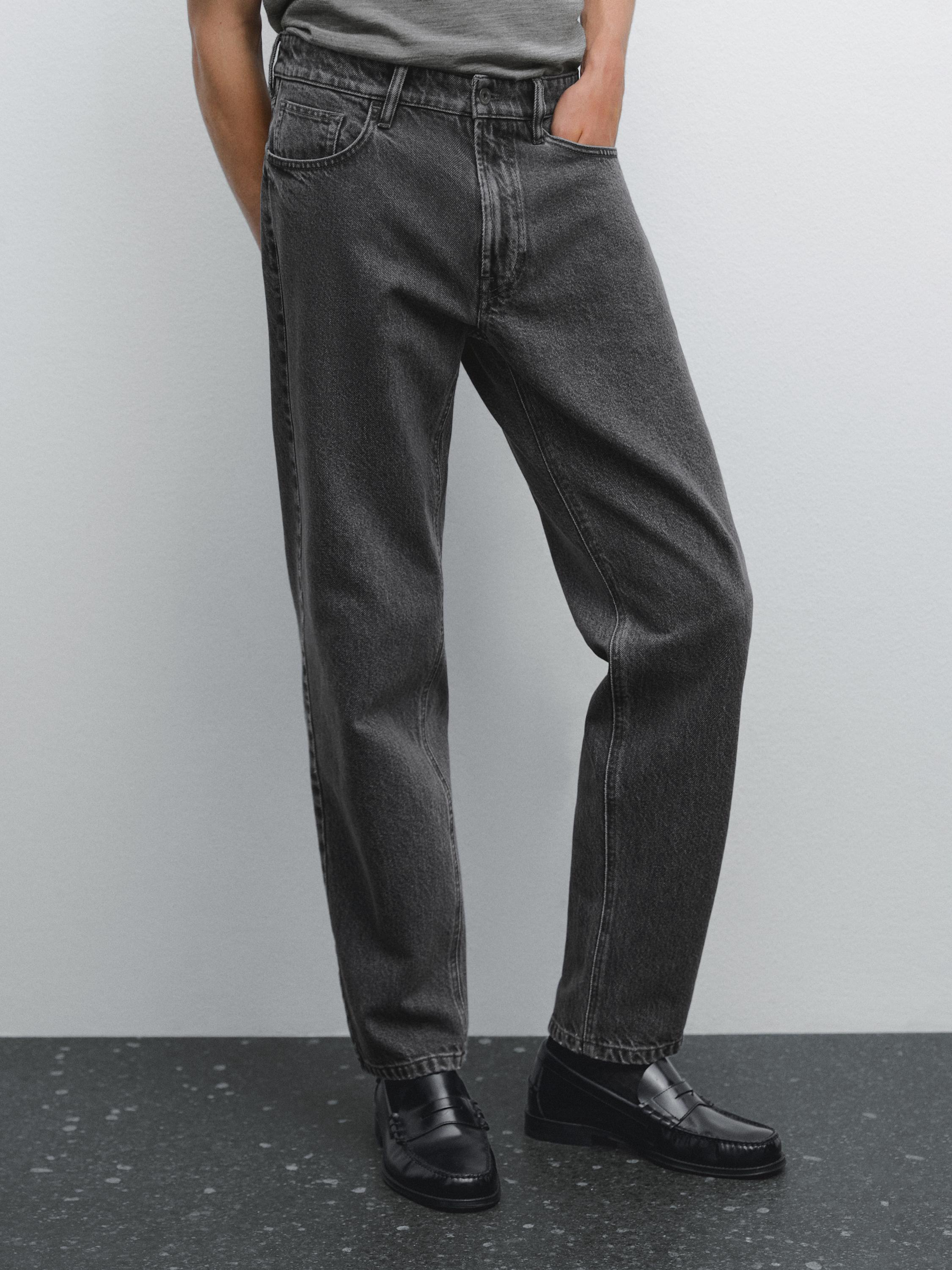 Tapered fit jeans