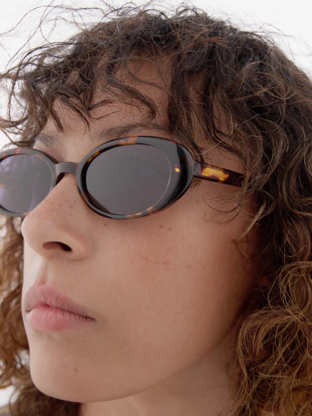 Ochelari de soare mini ovali cu efect baga