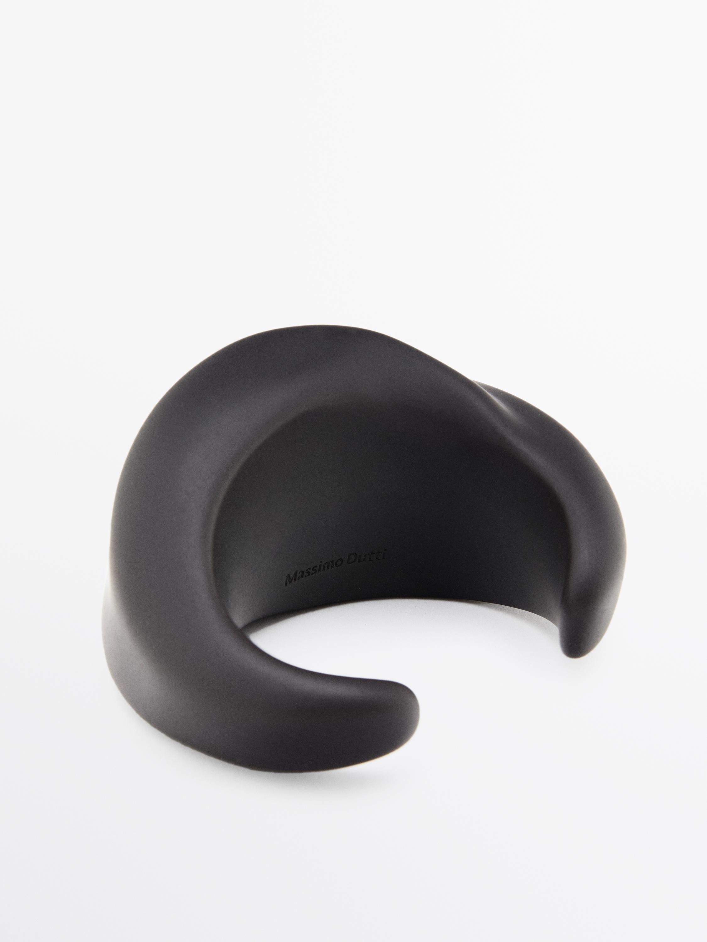 Wide moulded bracelet — BROWN