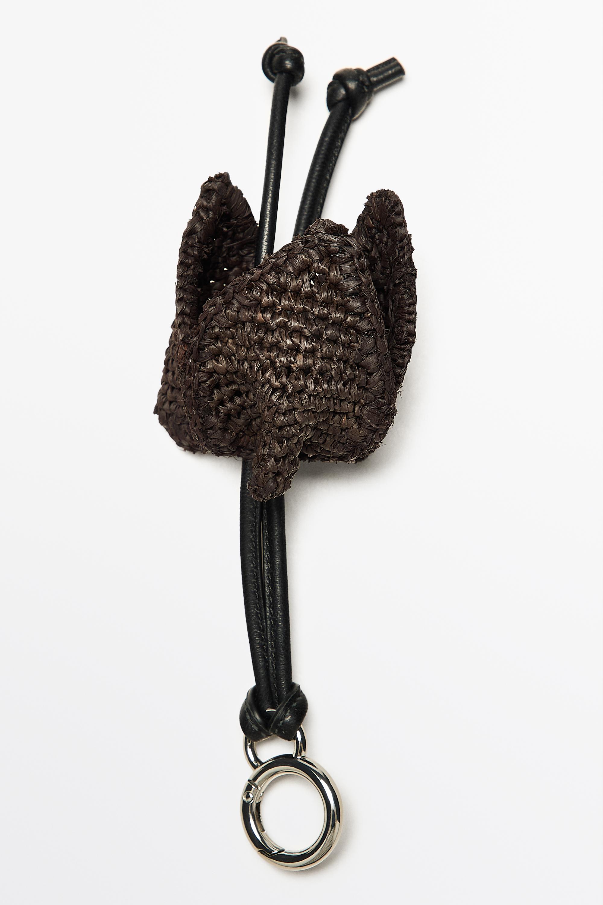 Raffia tulip charm — BROWN