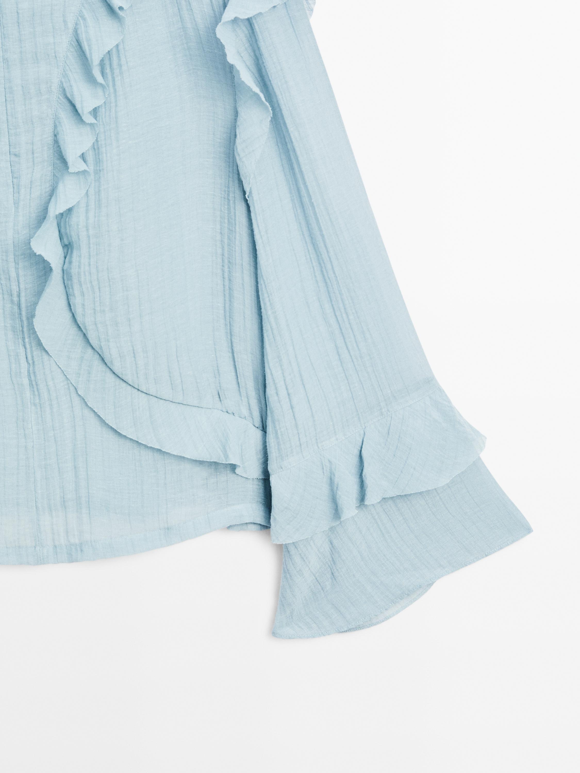 Flowing blouse with ruffles