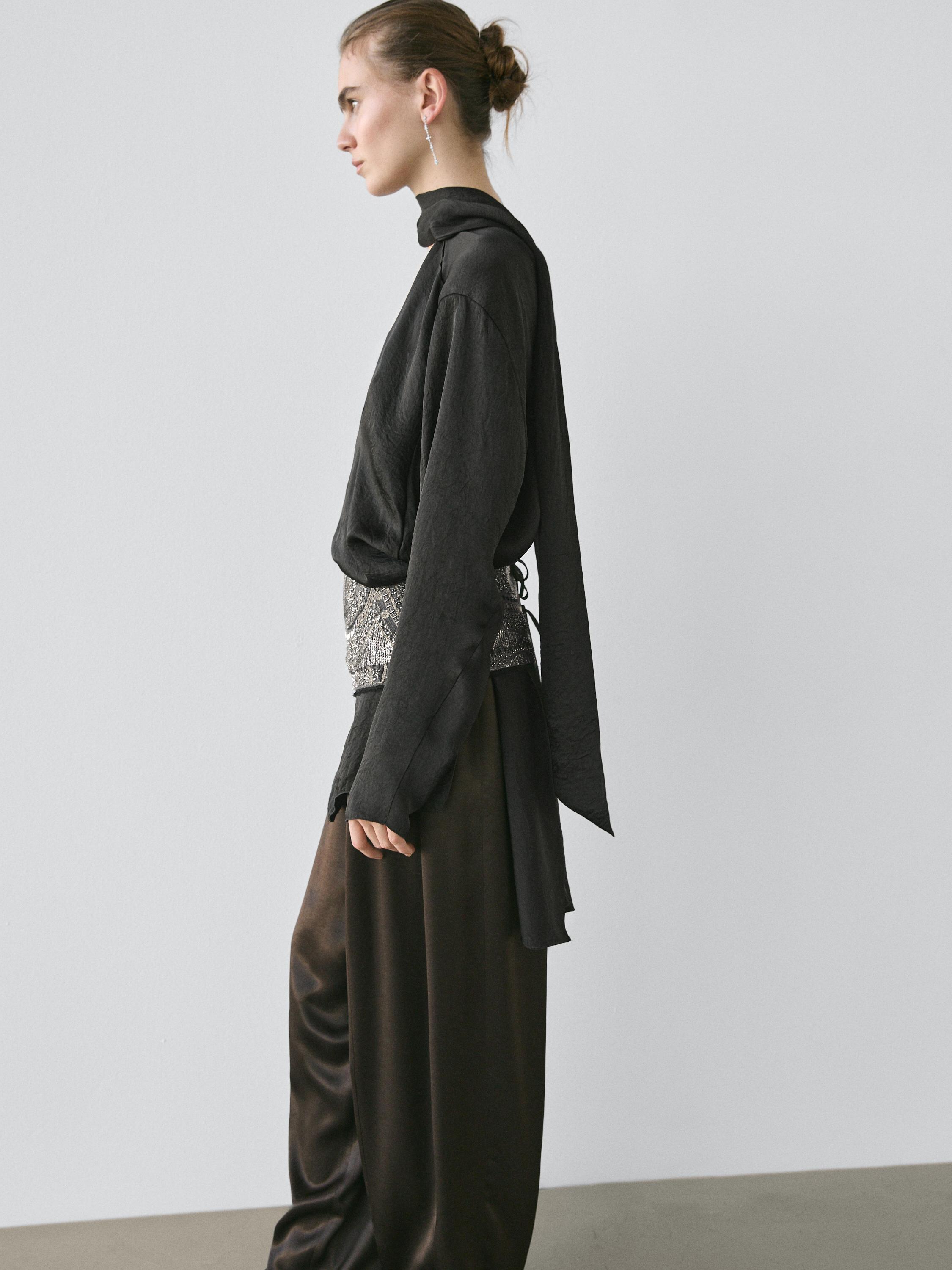 V-neckline blouse with tie detail - STUDIO — BLACK