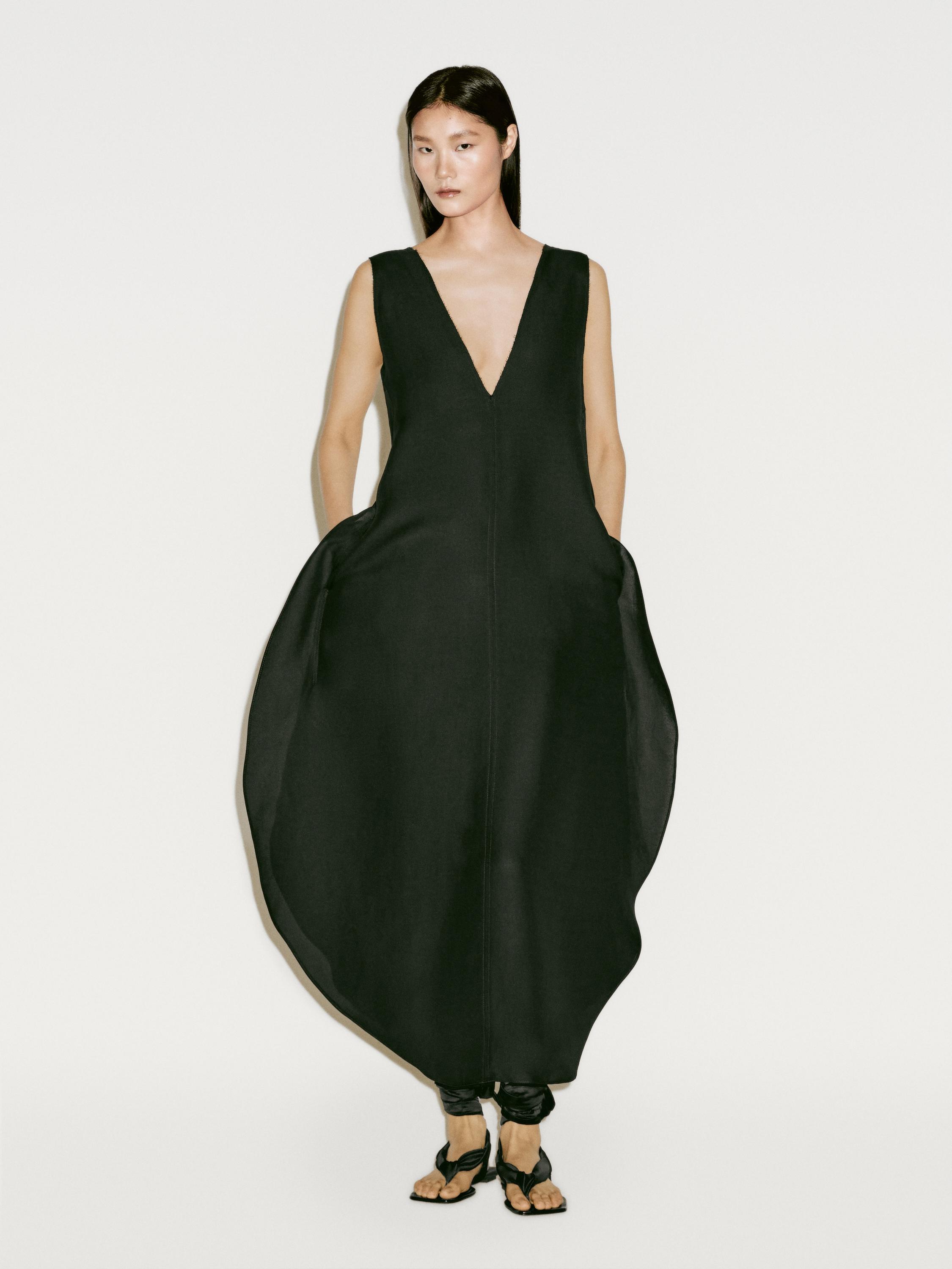 Langes Kleid mit rundem Saum - Limited Edition