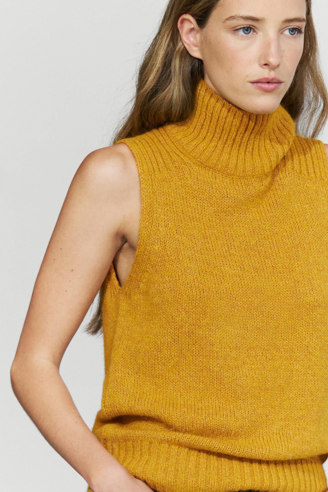 Wool-blend knit turtleneck vest — MUSTARD YELLOW
