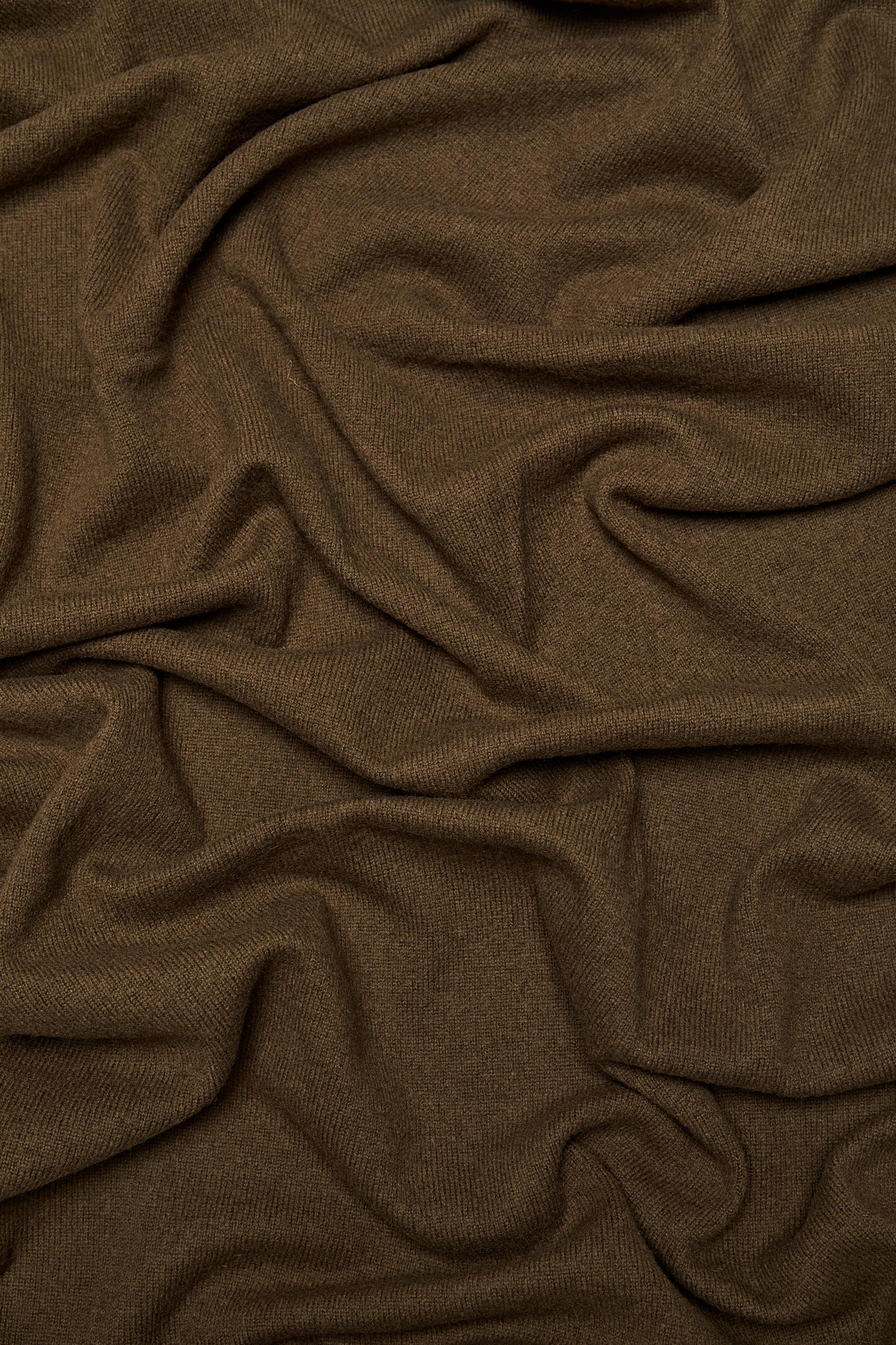 Wool-cashmere blend smooth fine knit scarf