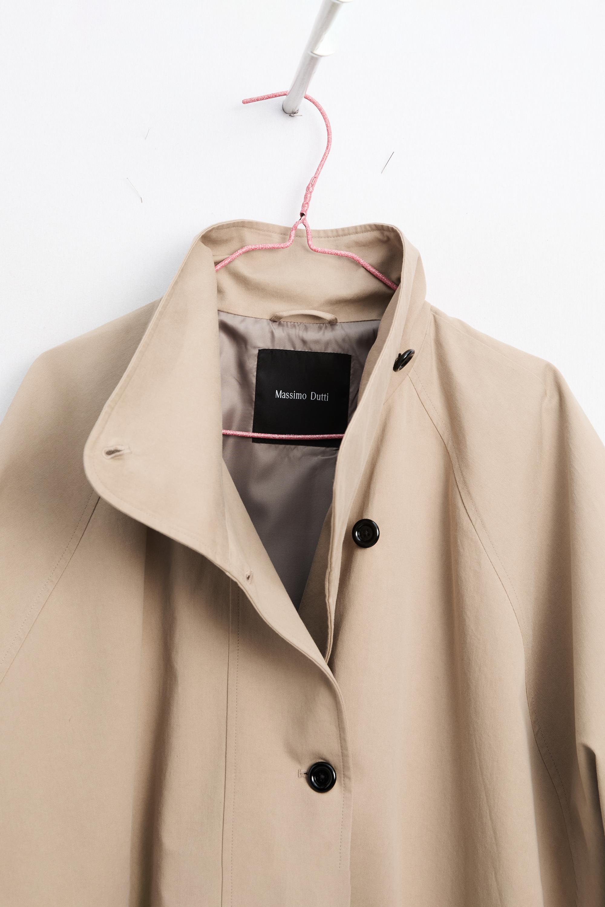 Trench largo cierre lateral algodón