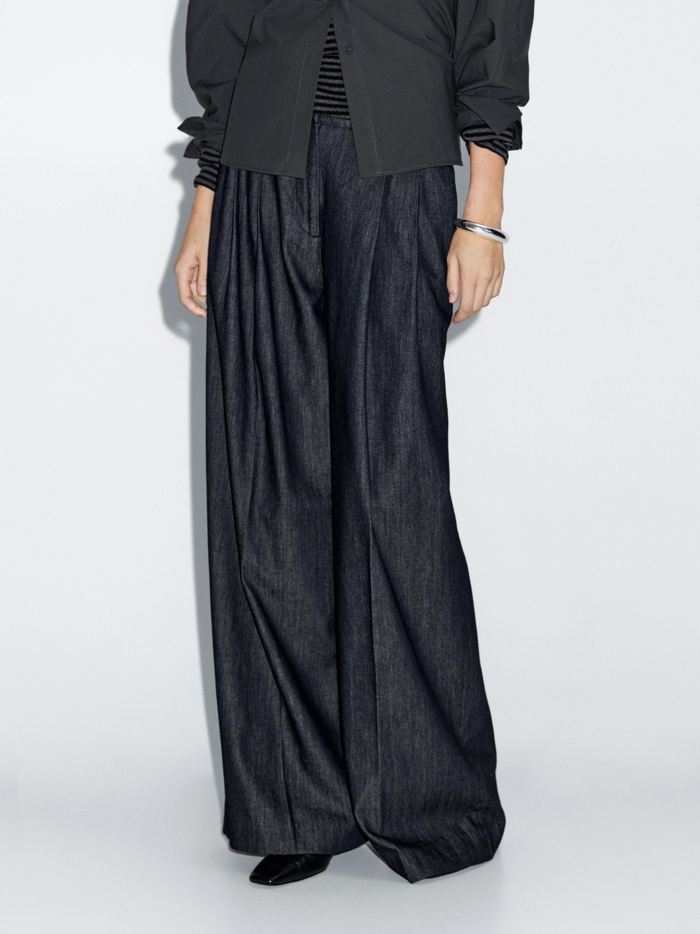 Lightweight high-waist wide-leg jeans