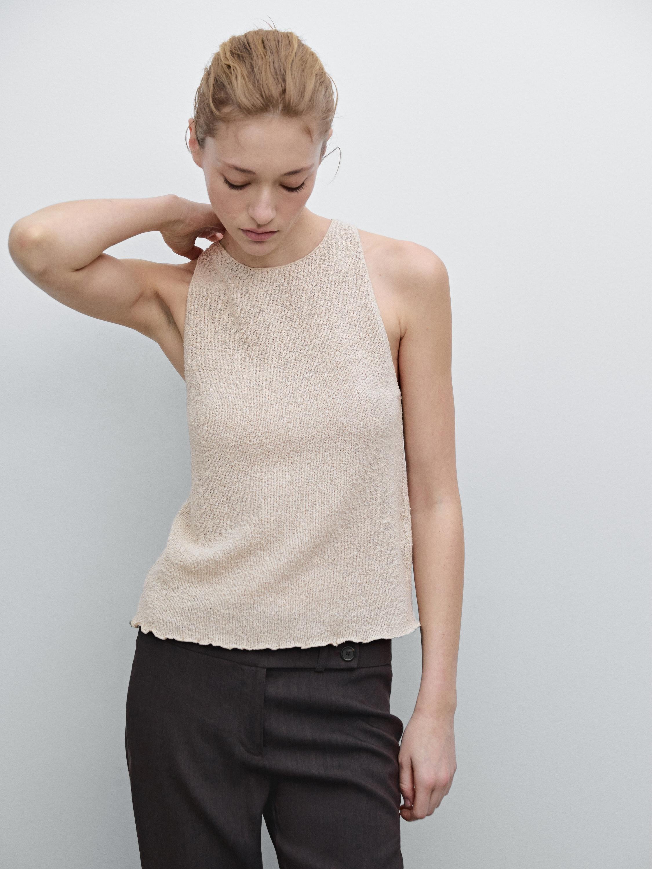 Top ehunduraduna halter lepoarekin, puntuz landua