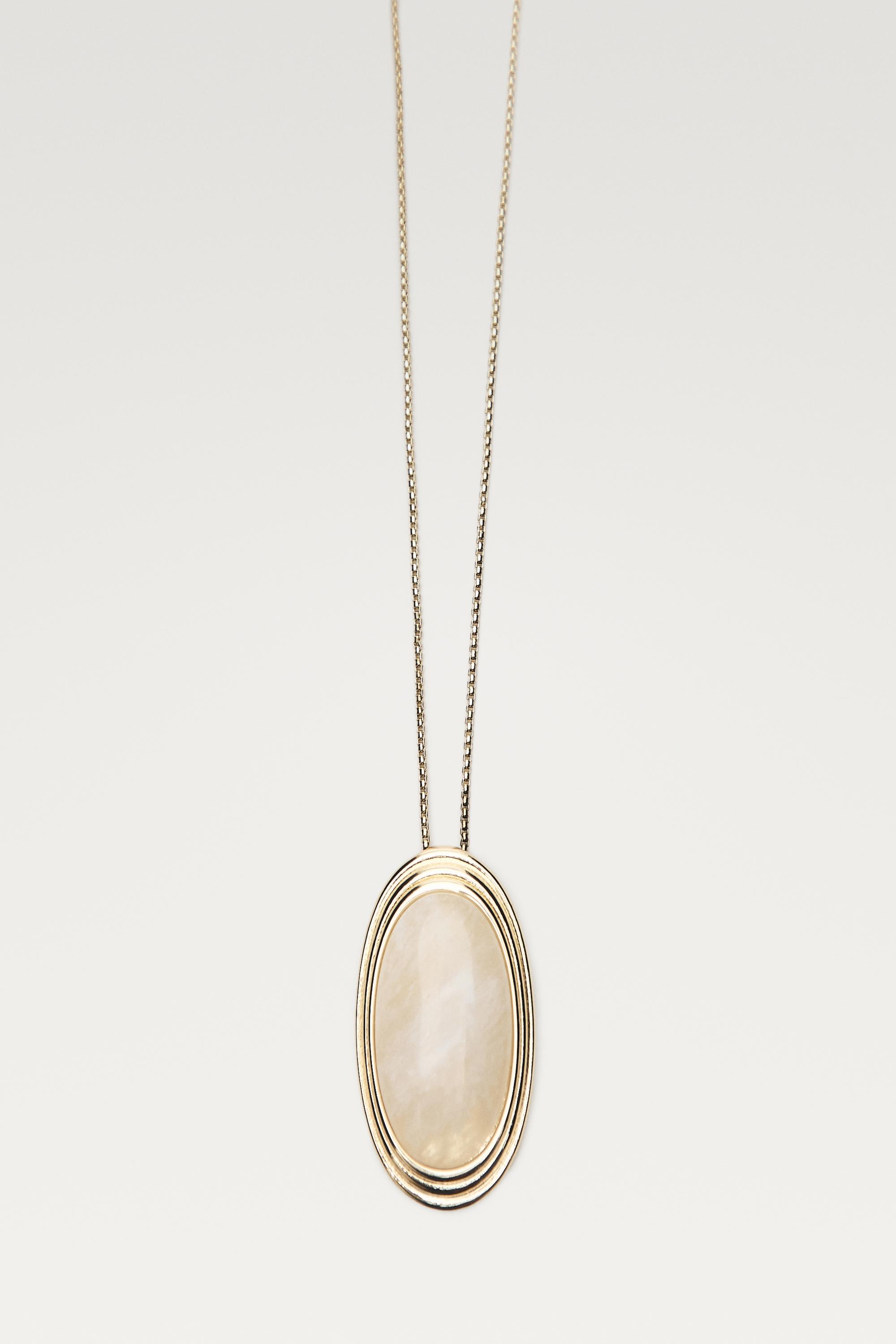 Oval Quartz Pendant Necklace