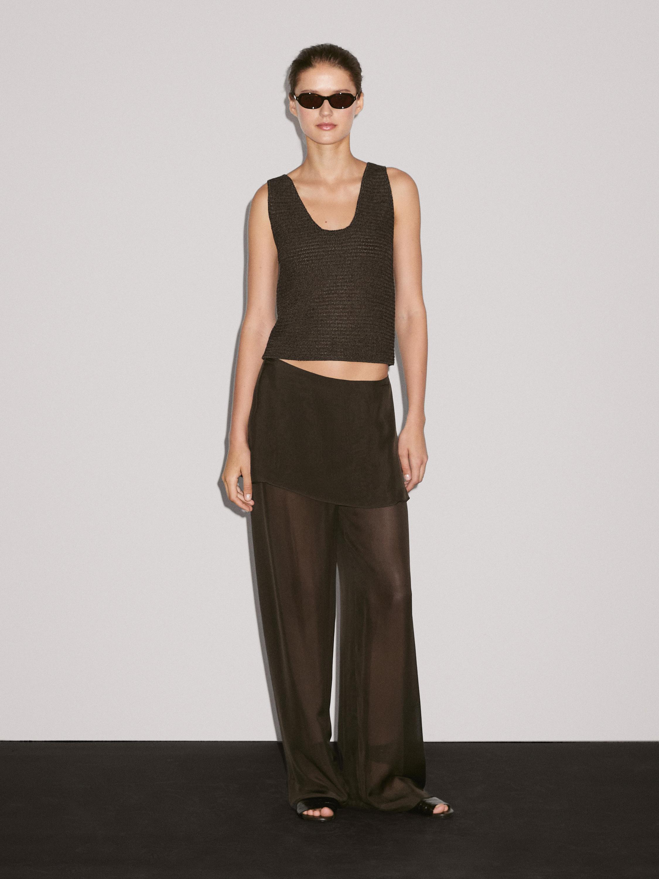 Cotton blend knit top with round neckline