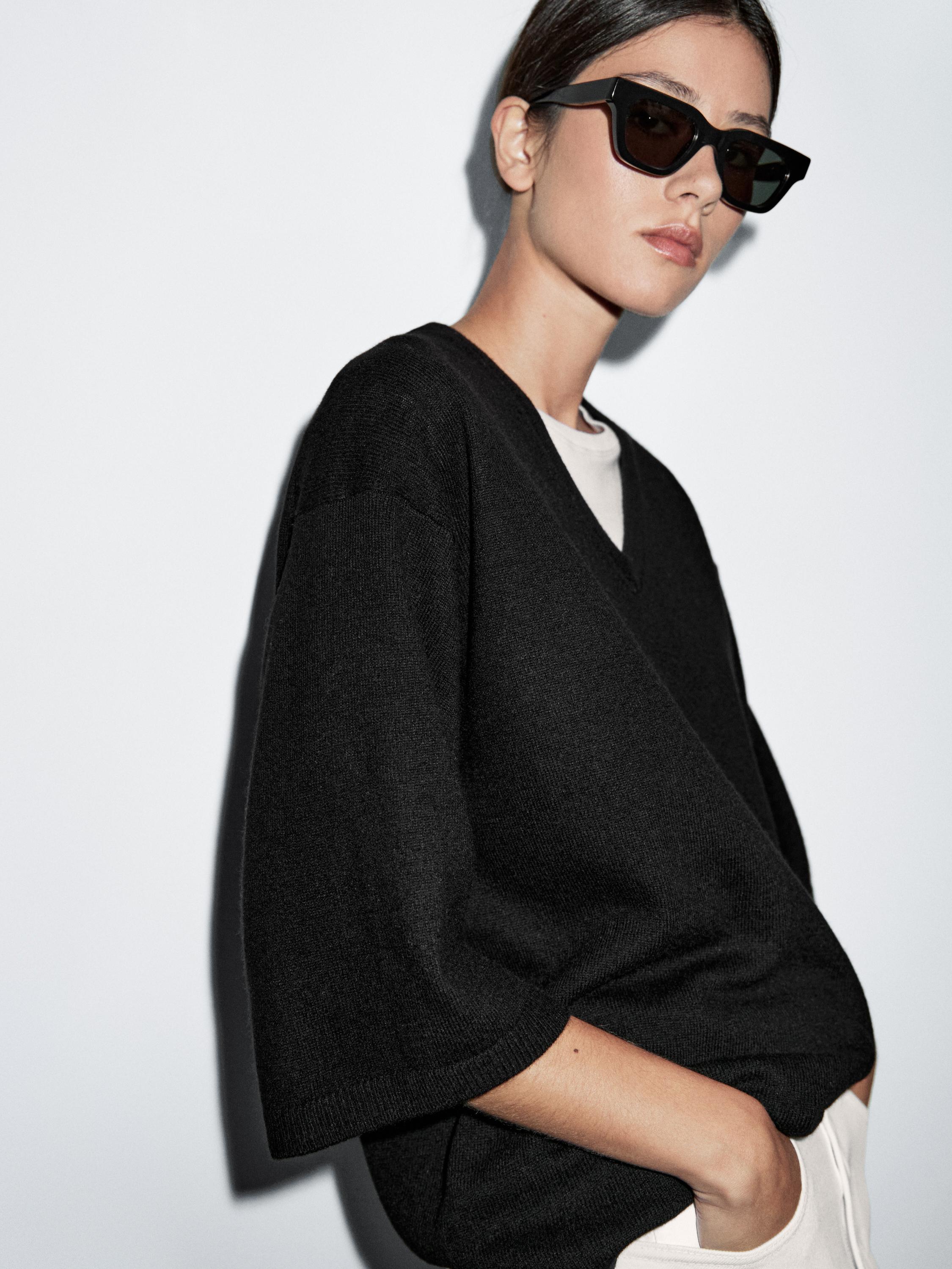 Wool blend knit V-neck sweater