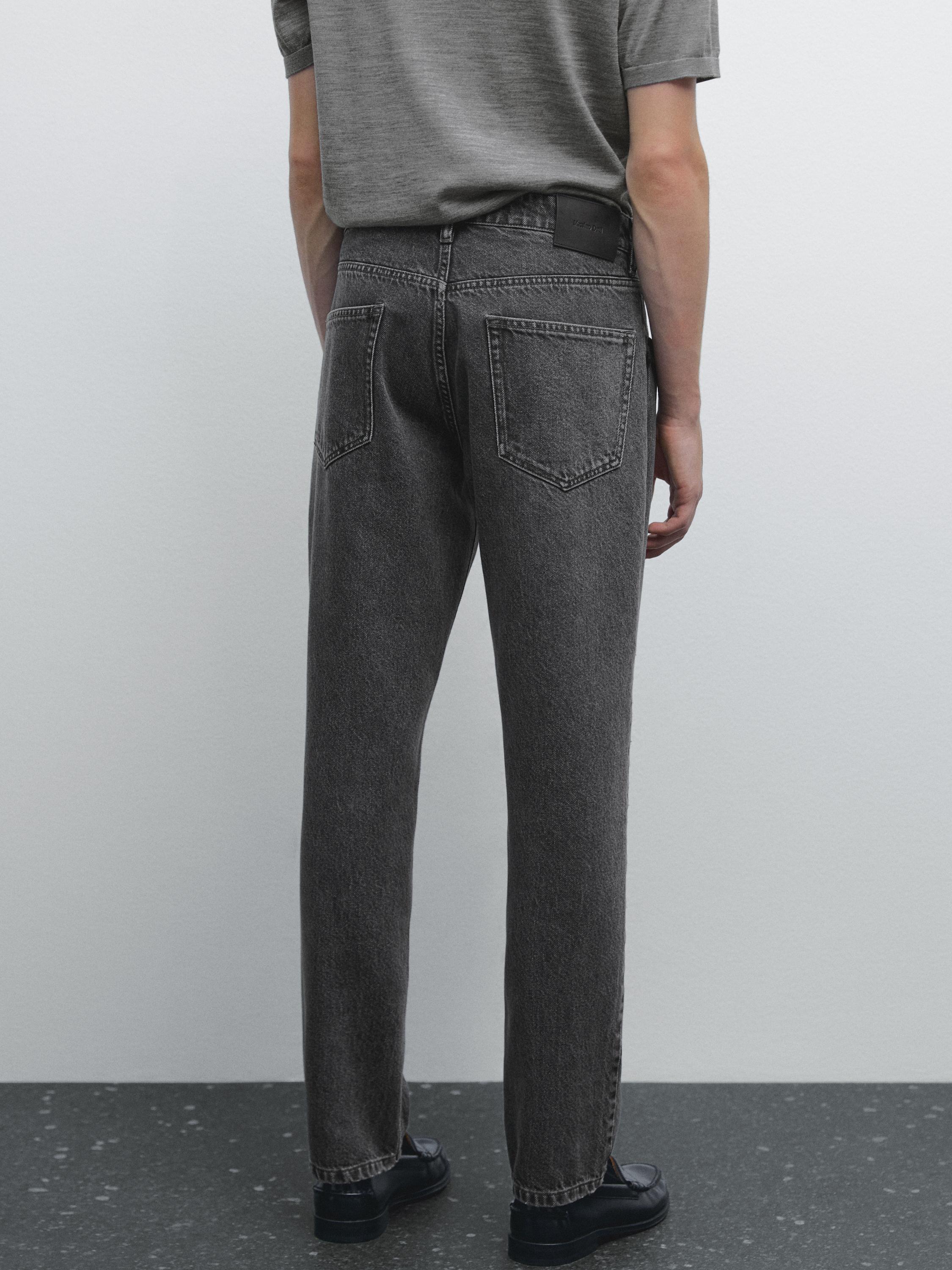 Tapered fit jeans